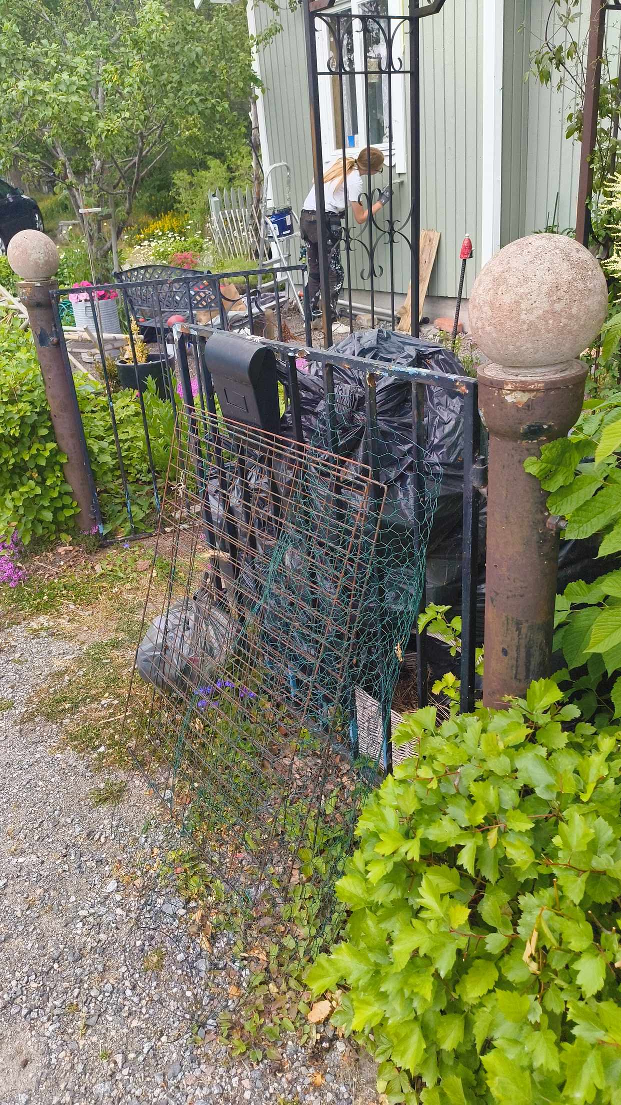 image of 15 bags of garden waste - Sköndal