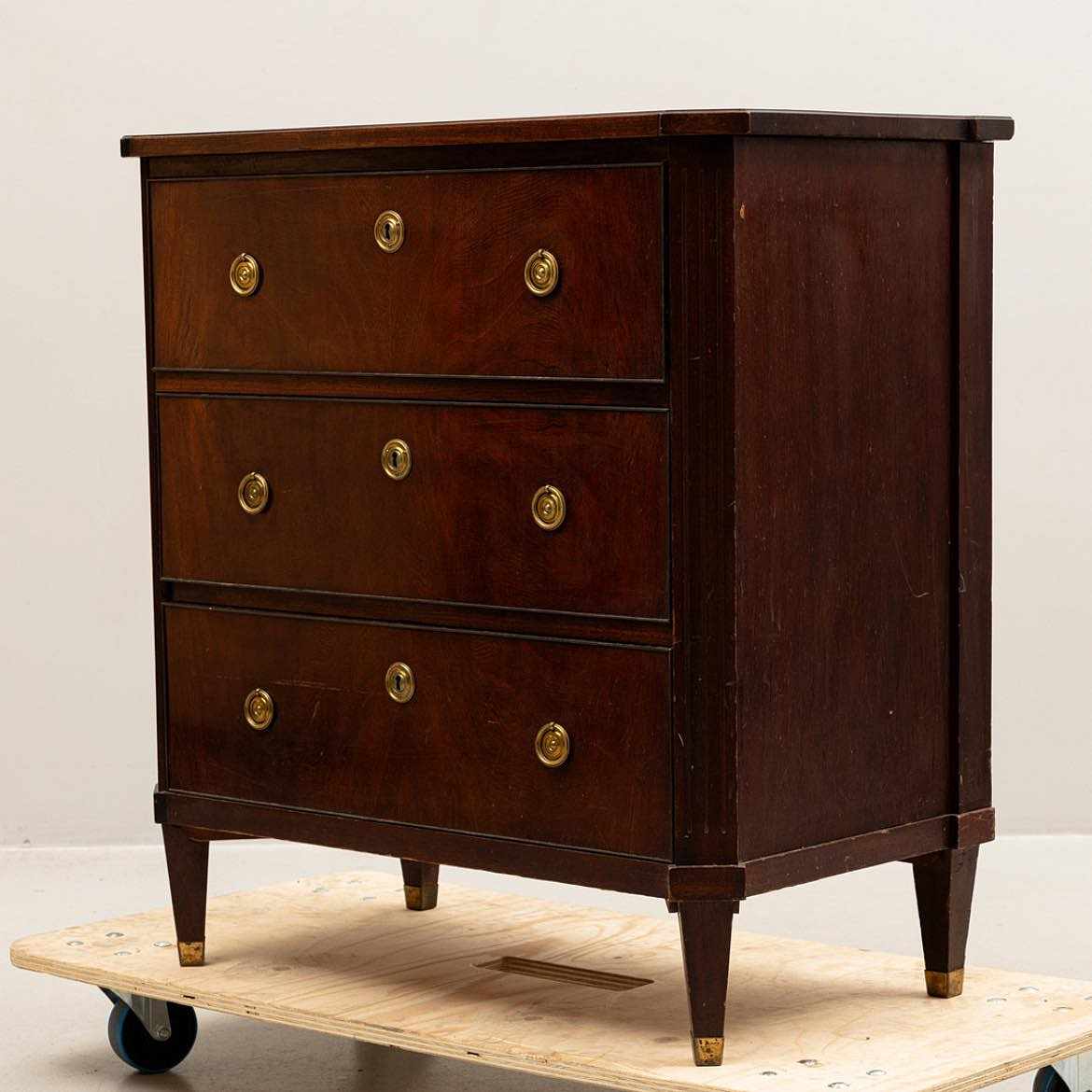 image of Pick up chest of drawers - 