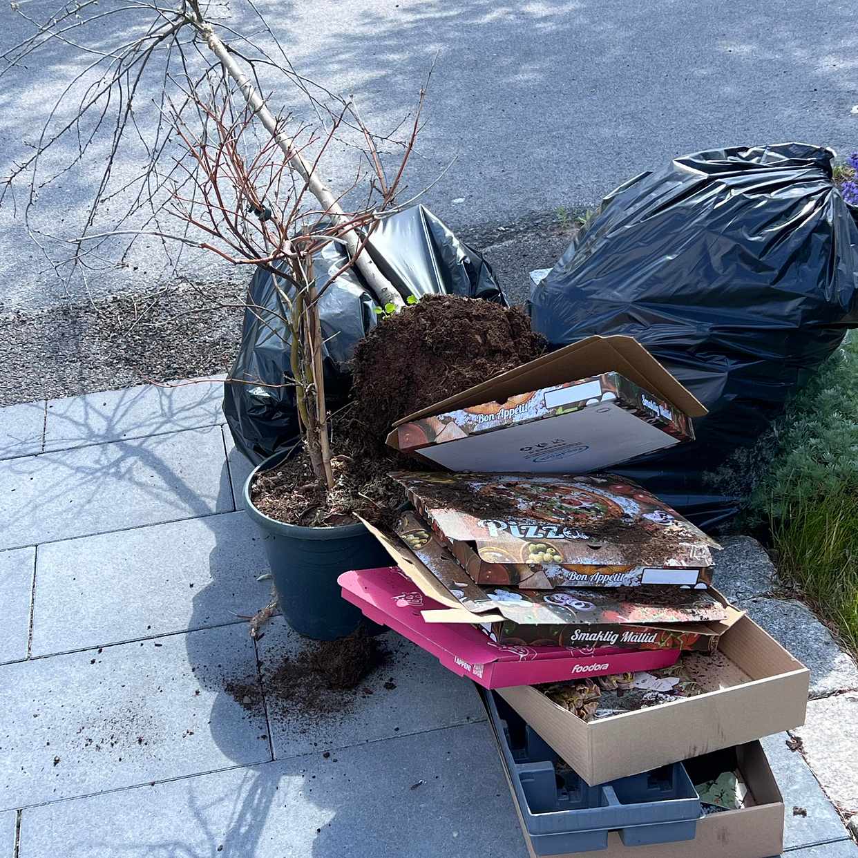 image of Remove and recycle - Täby