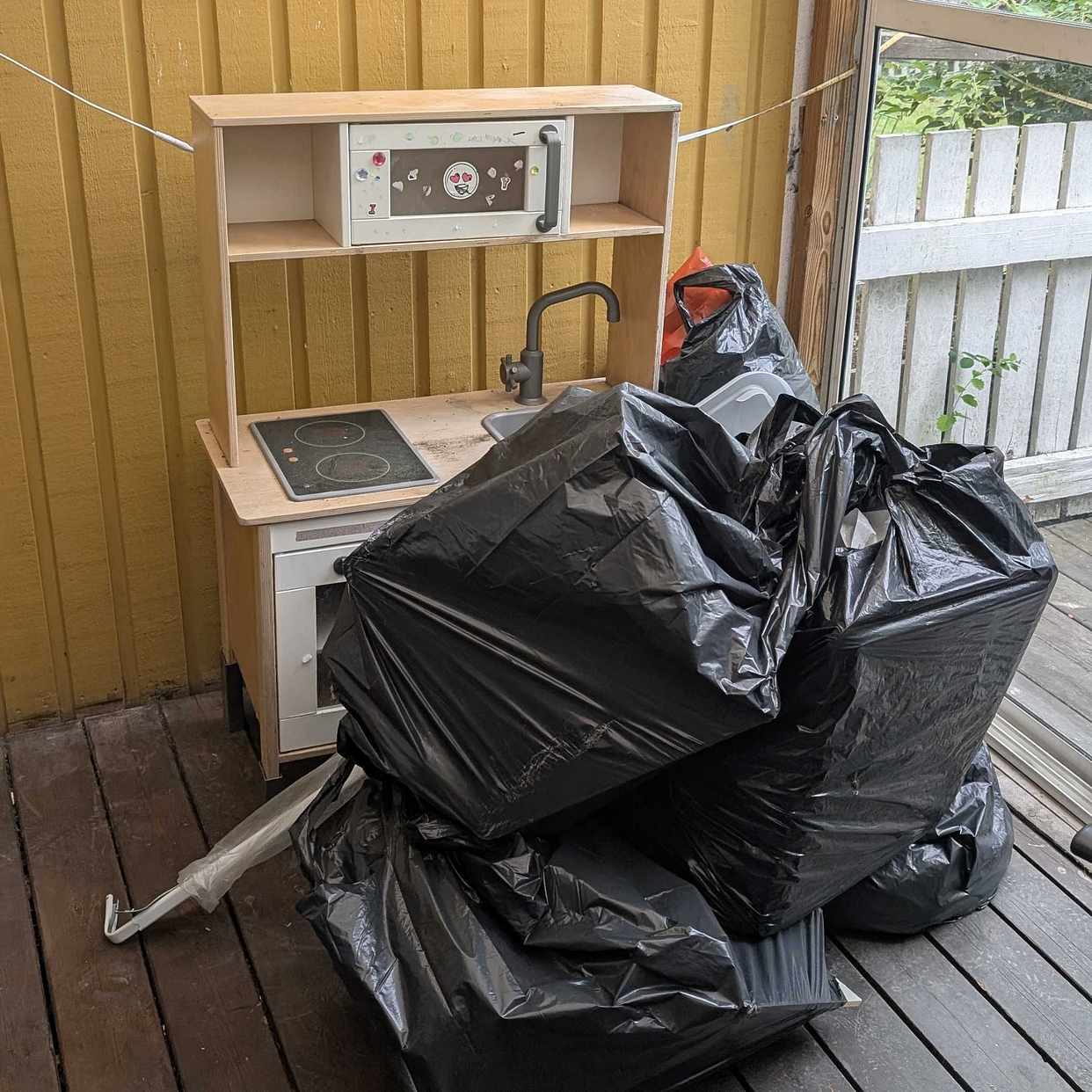 image of Tv och några saker - Åkersberga