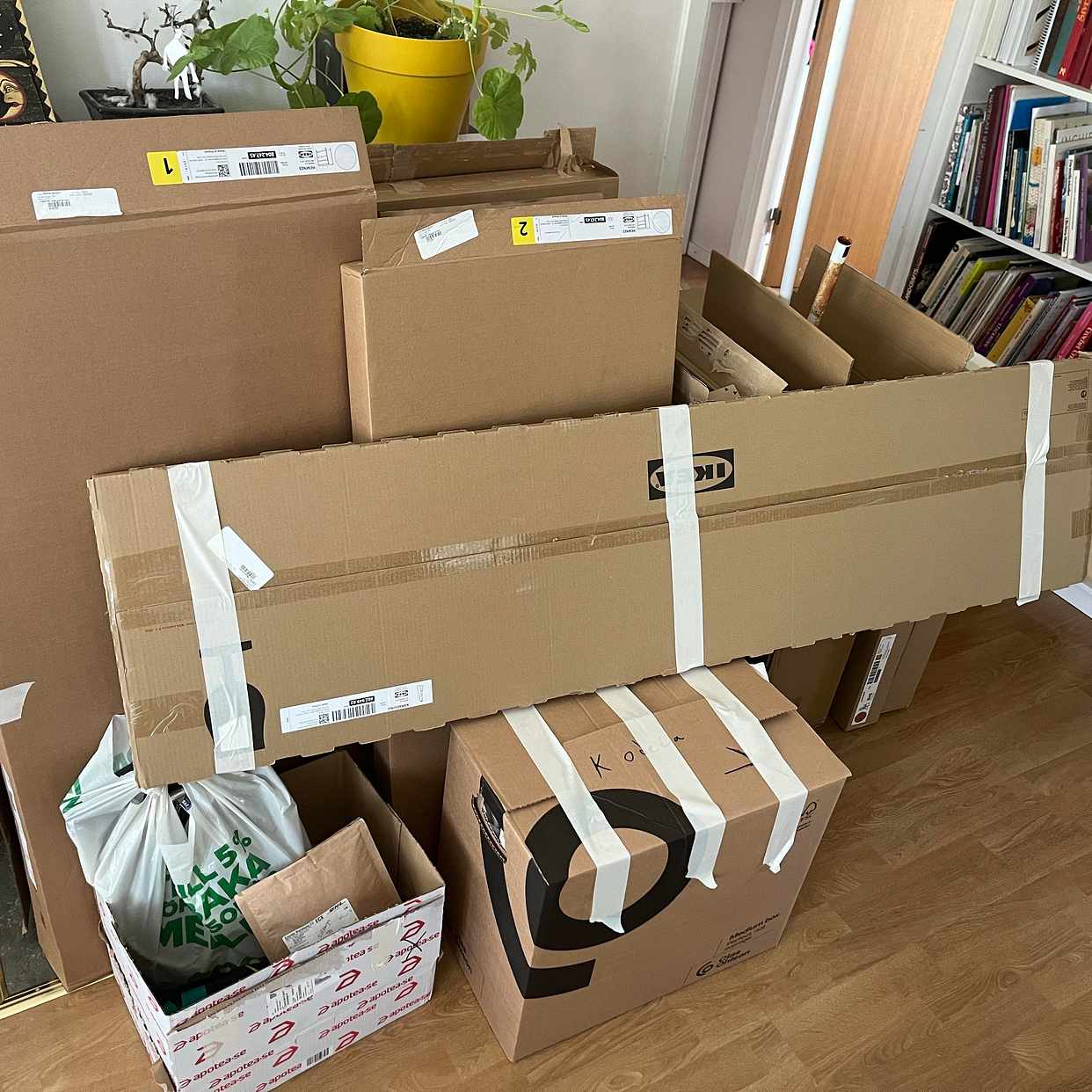 image of IKEA-kartonger - Hägersten