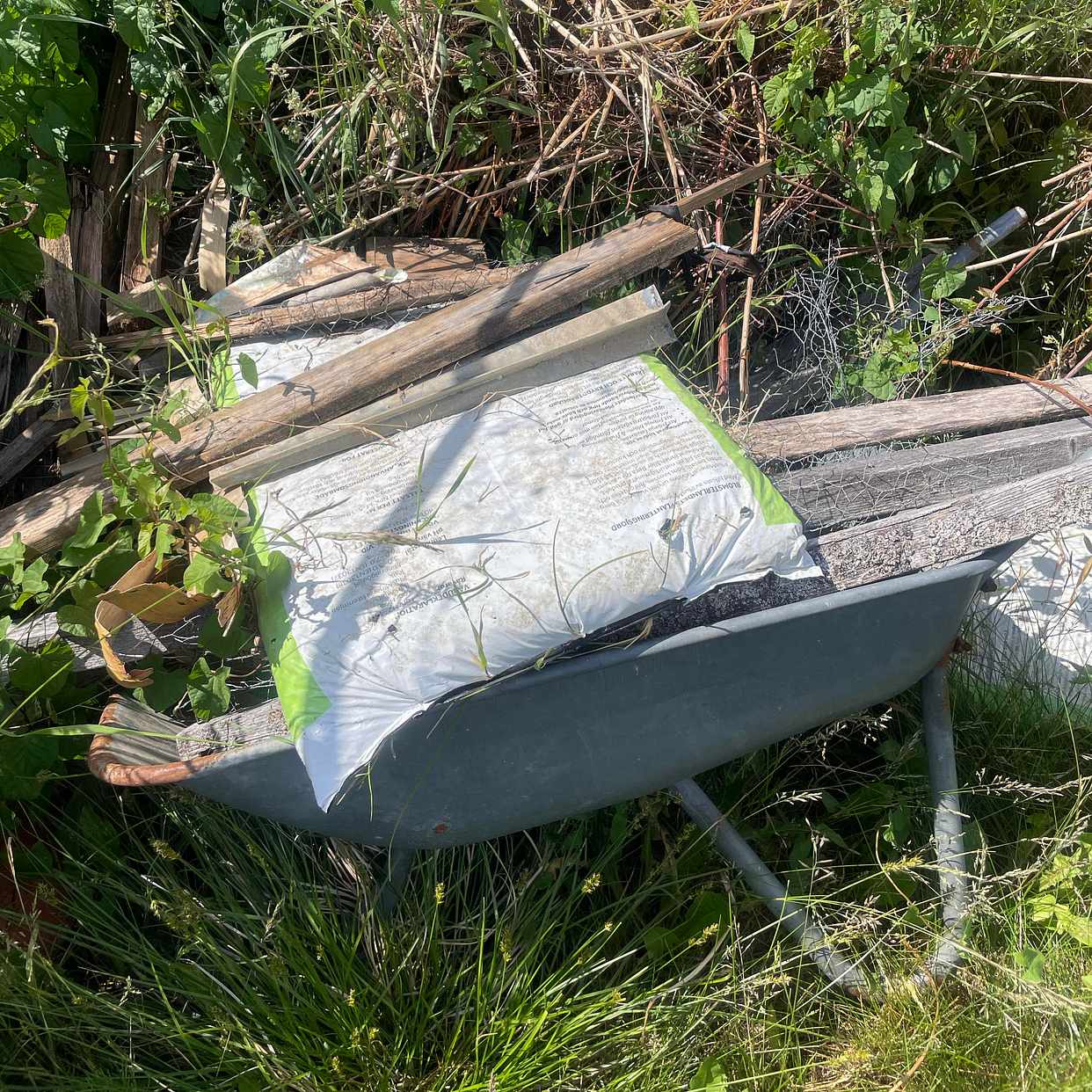 image of Garden waste & garbage - Sollentuna