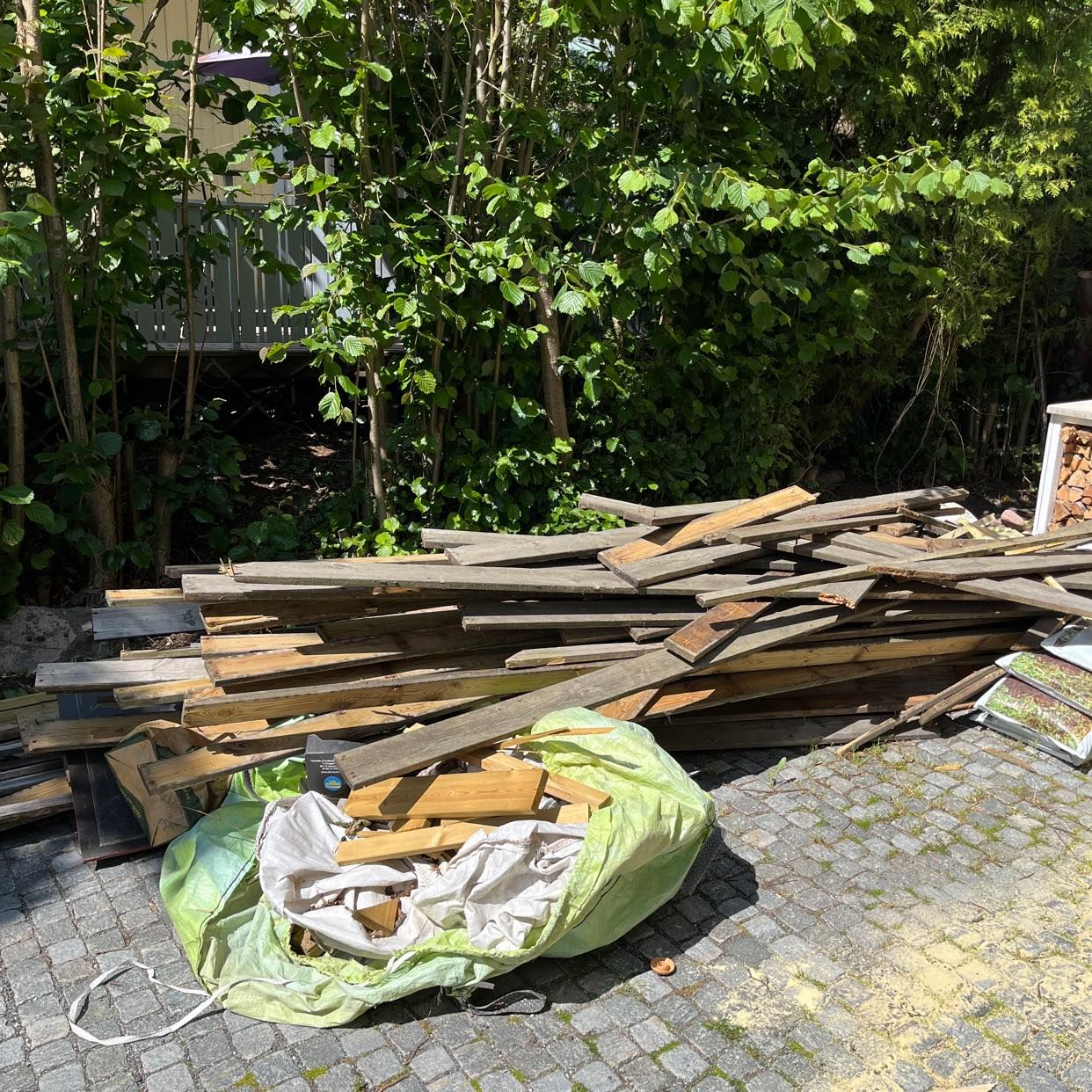 image of Köra trall till återvinni - Bromma