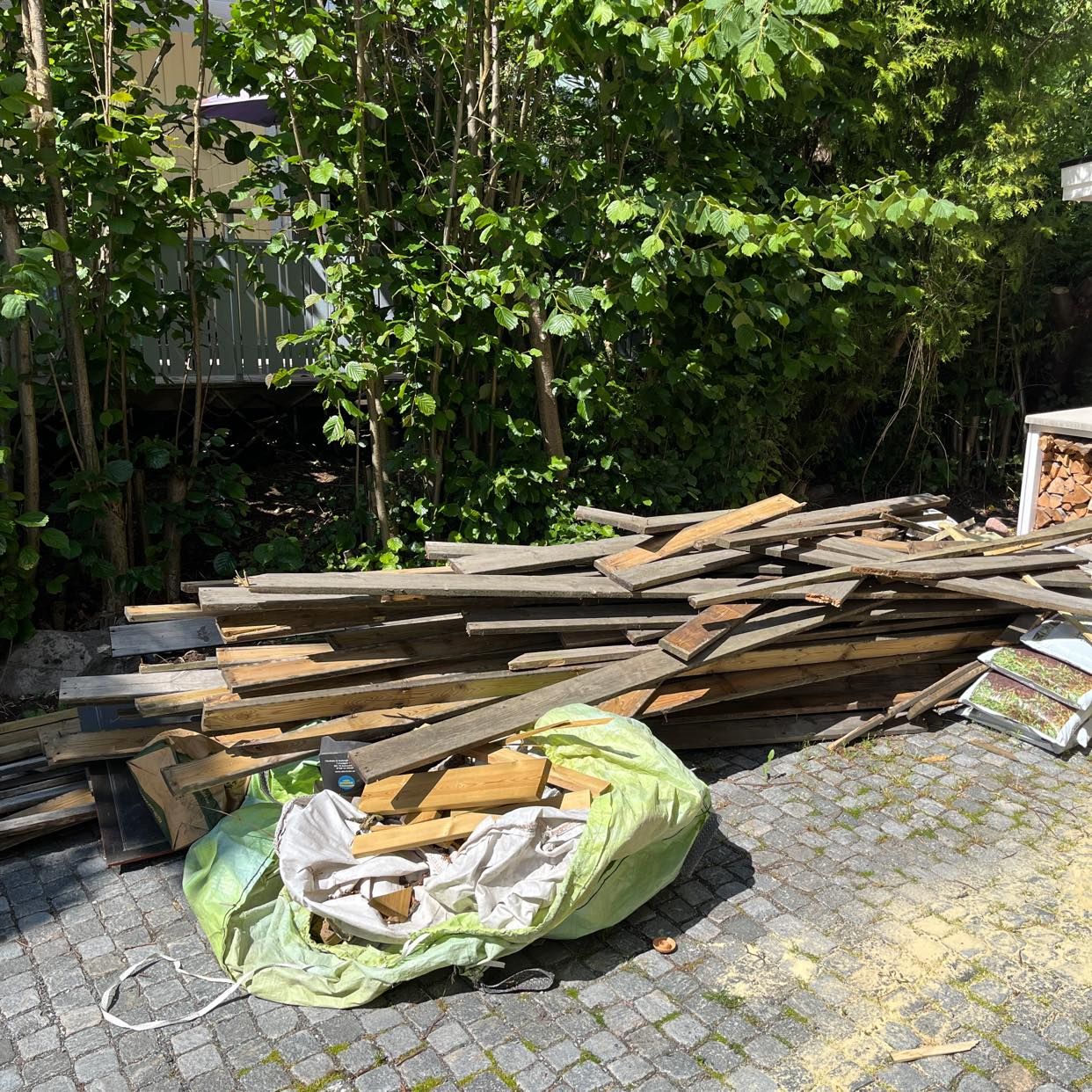 image of Köra trall till återvinni - Bromma