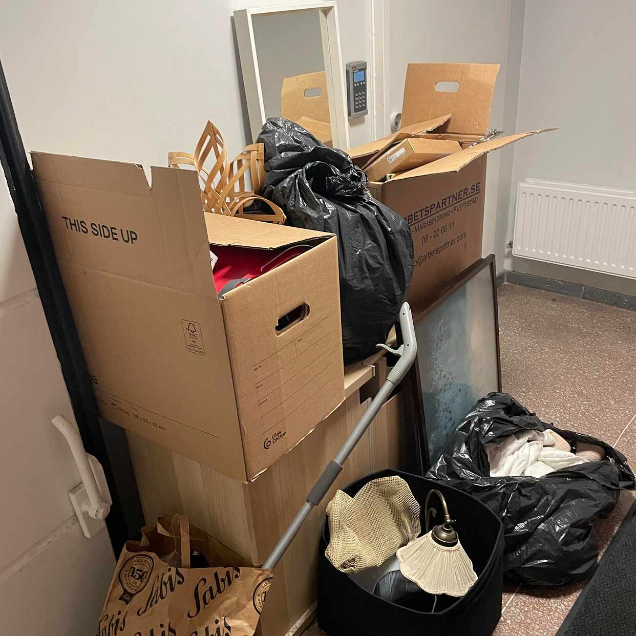 image of TV-bänk och annar - Östermalm