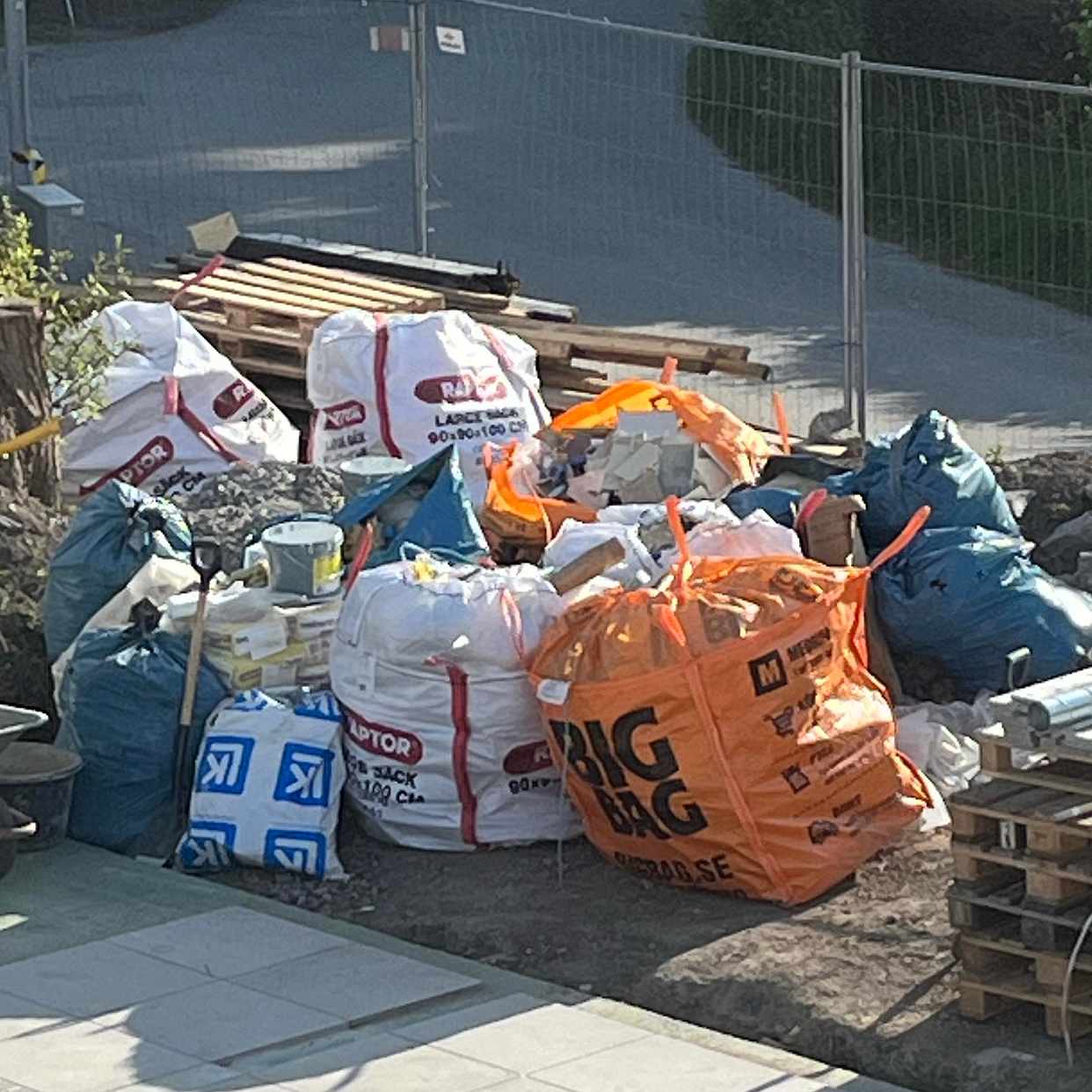 image of 5 big bags + 10 bags - Lidingö