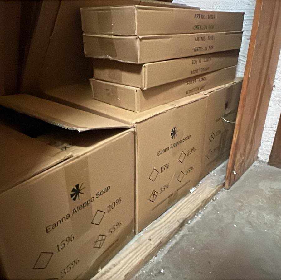 image of 3 big boxes and 3 small - 