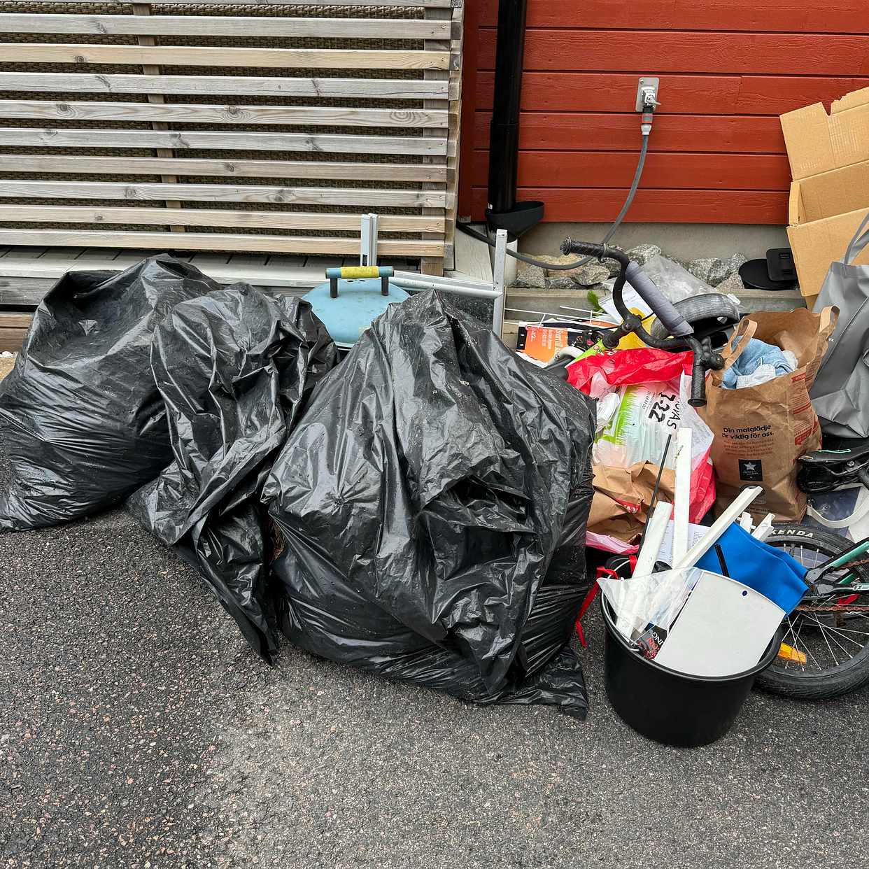 image of Blandat skräp - Hovås