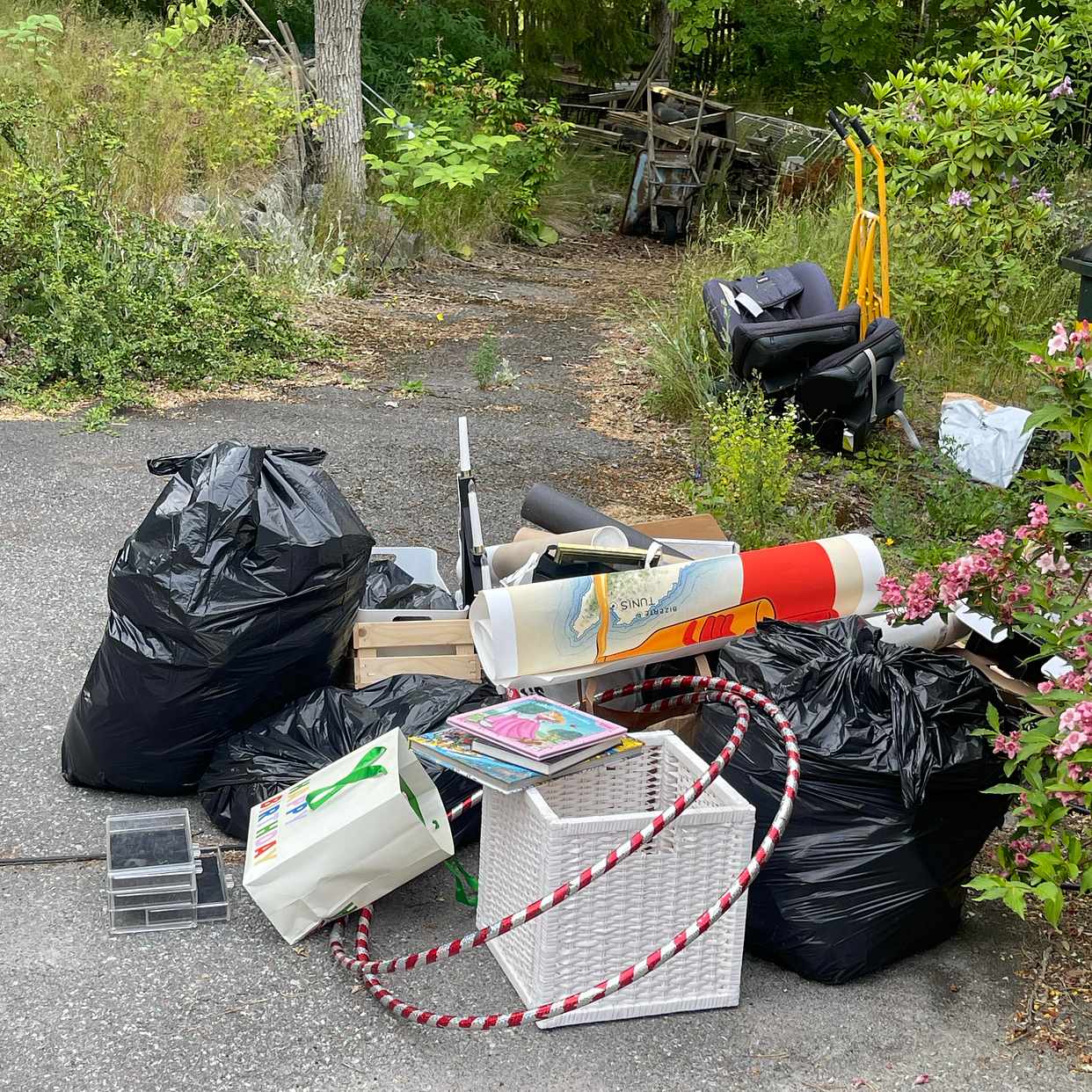 image of Diverse skräp - Stockholm