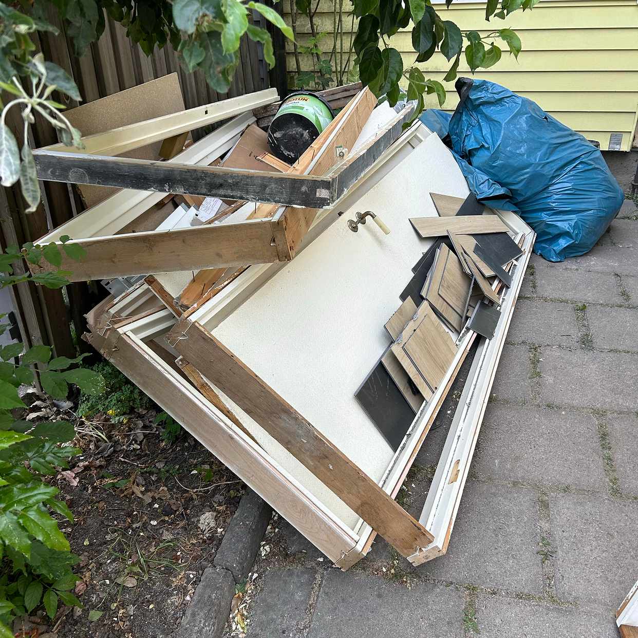 image of Blandat avfall återvinns - Spånga