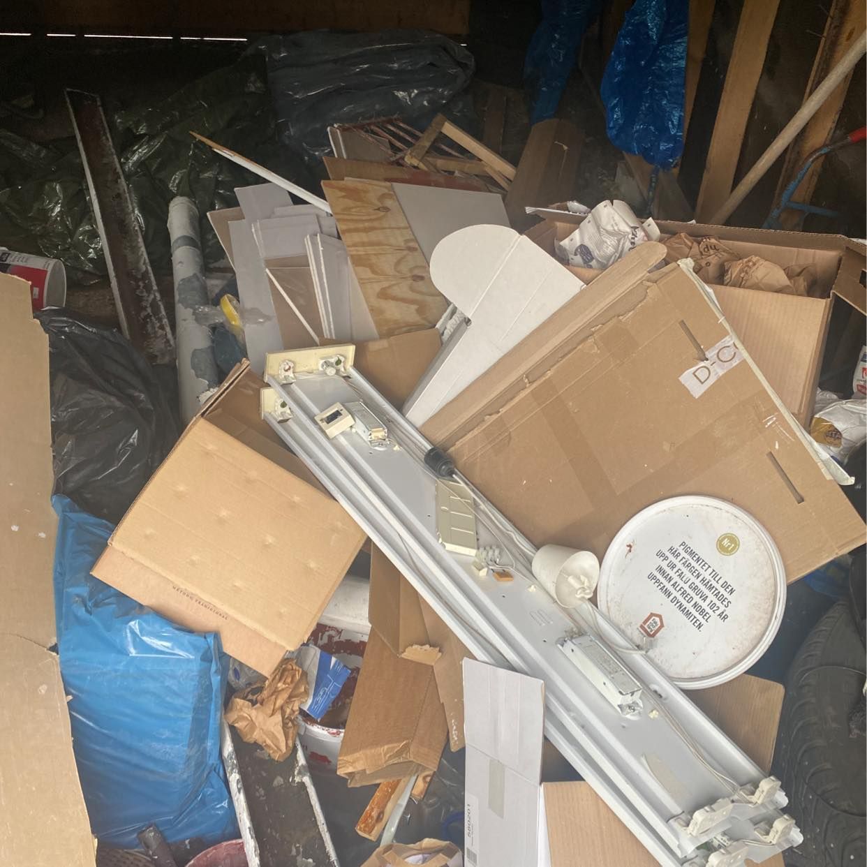 image of Waste to recycle station - Roslags-Bro