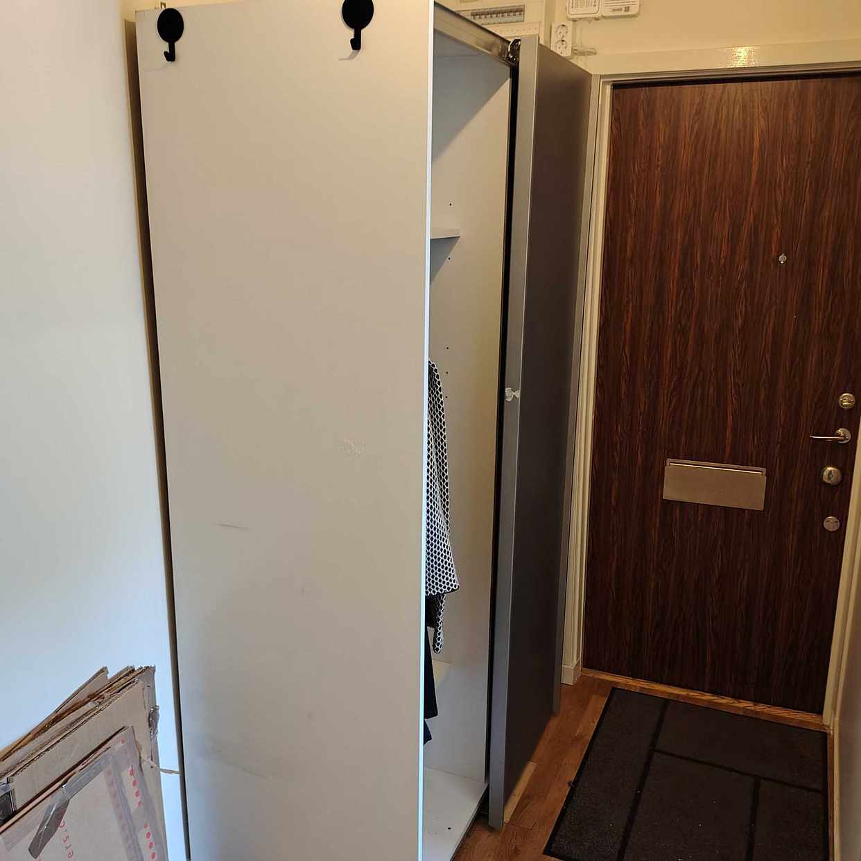 image of Garderobe + table - Hägersten