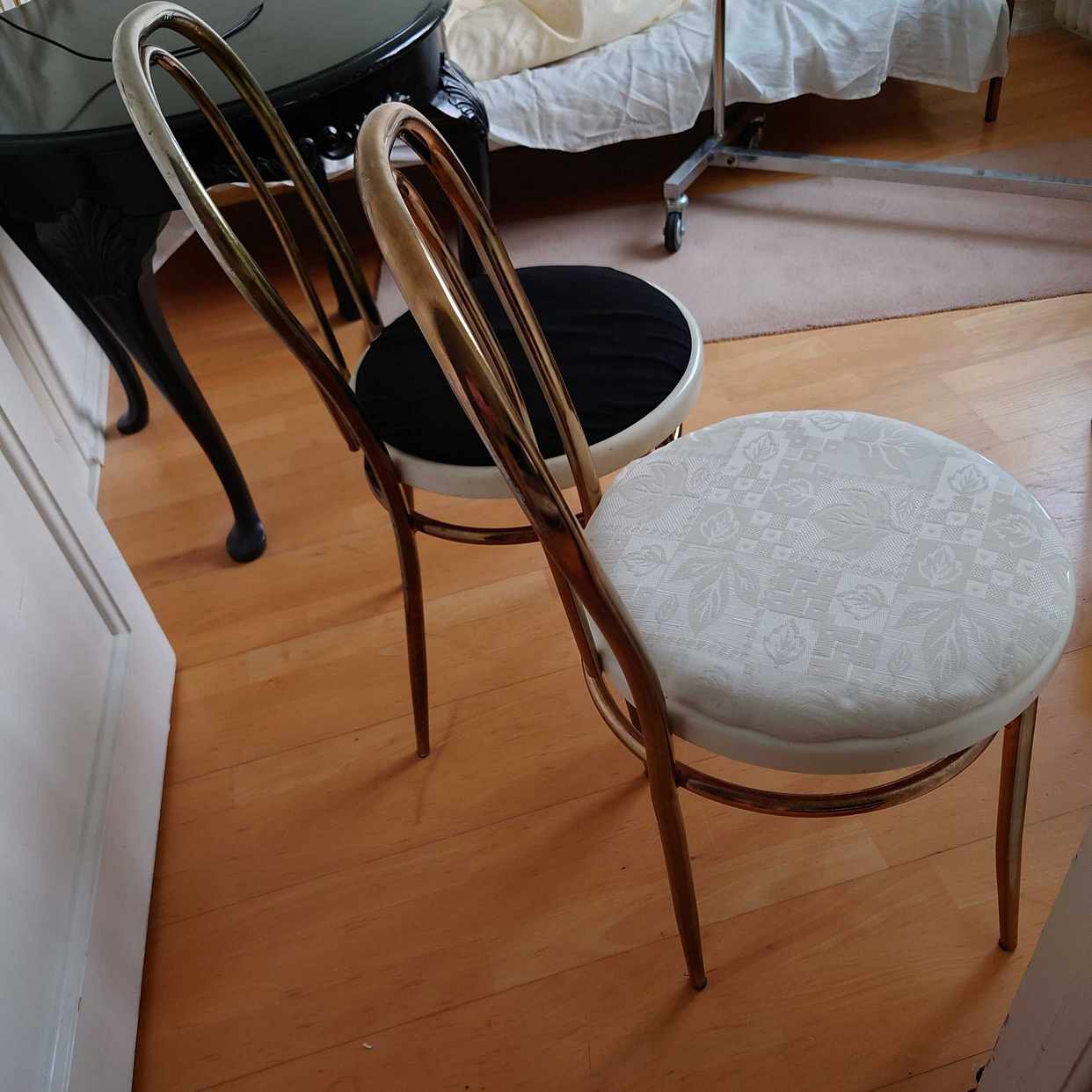 image of Bord 3 stolar - Stockholm