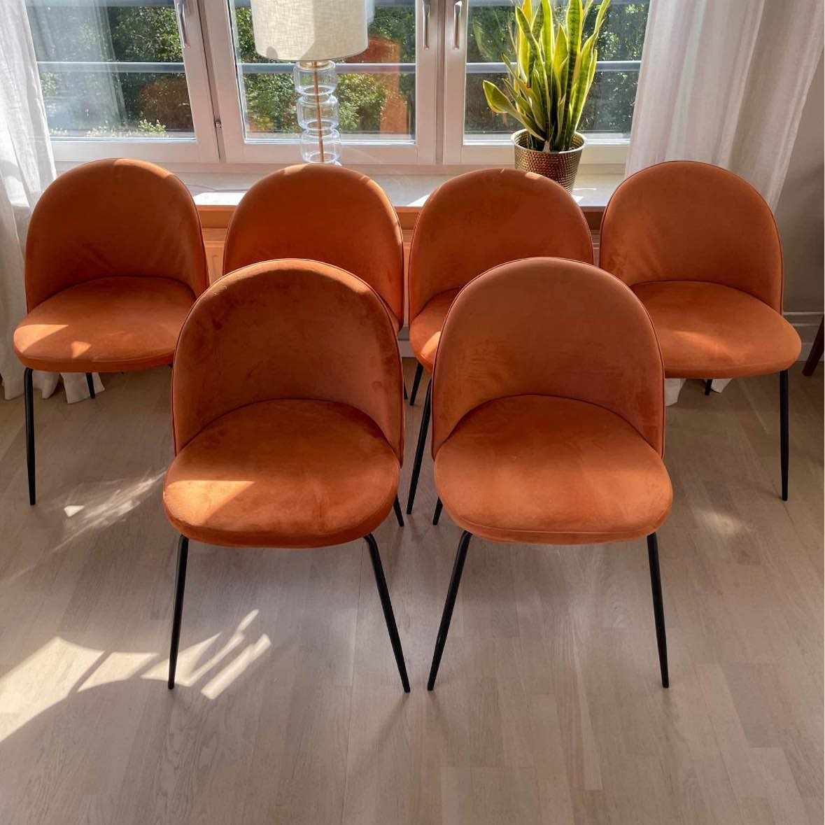image of 8 chairs dissembled - 