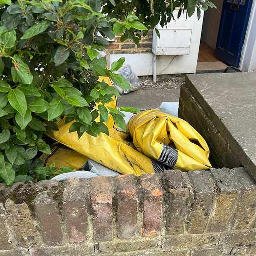 image of 2x FREE Hipposkip bags - London