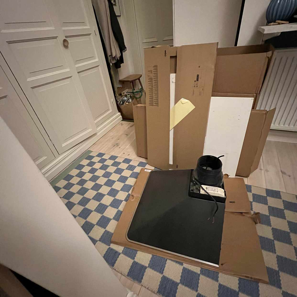 image of Kartonger , Köks luckor 2 - Stockholm