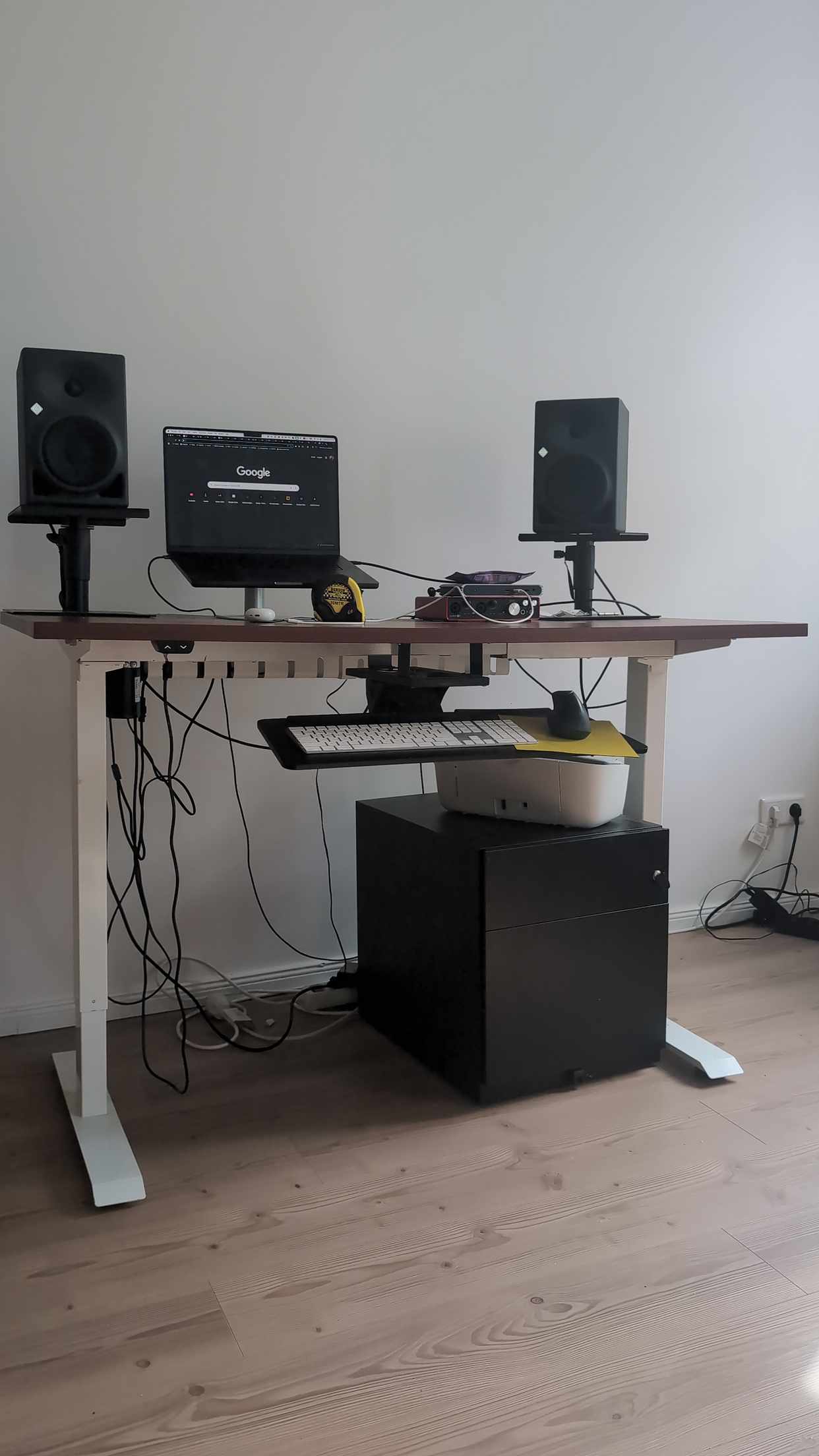 image of Flexispot standing desk - Berlin