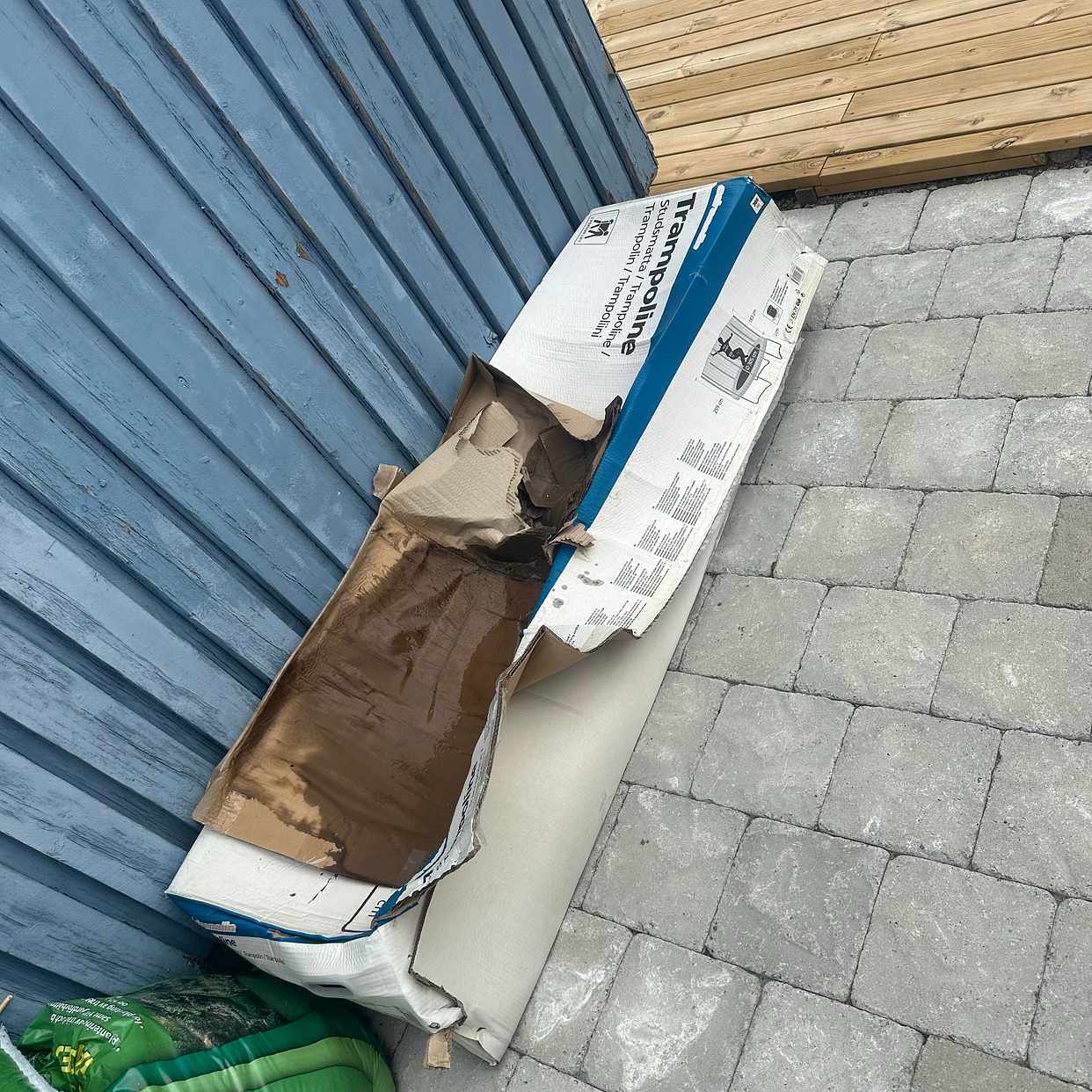 image of Kartong och en pall - Hisings Kärra