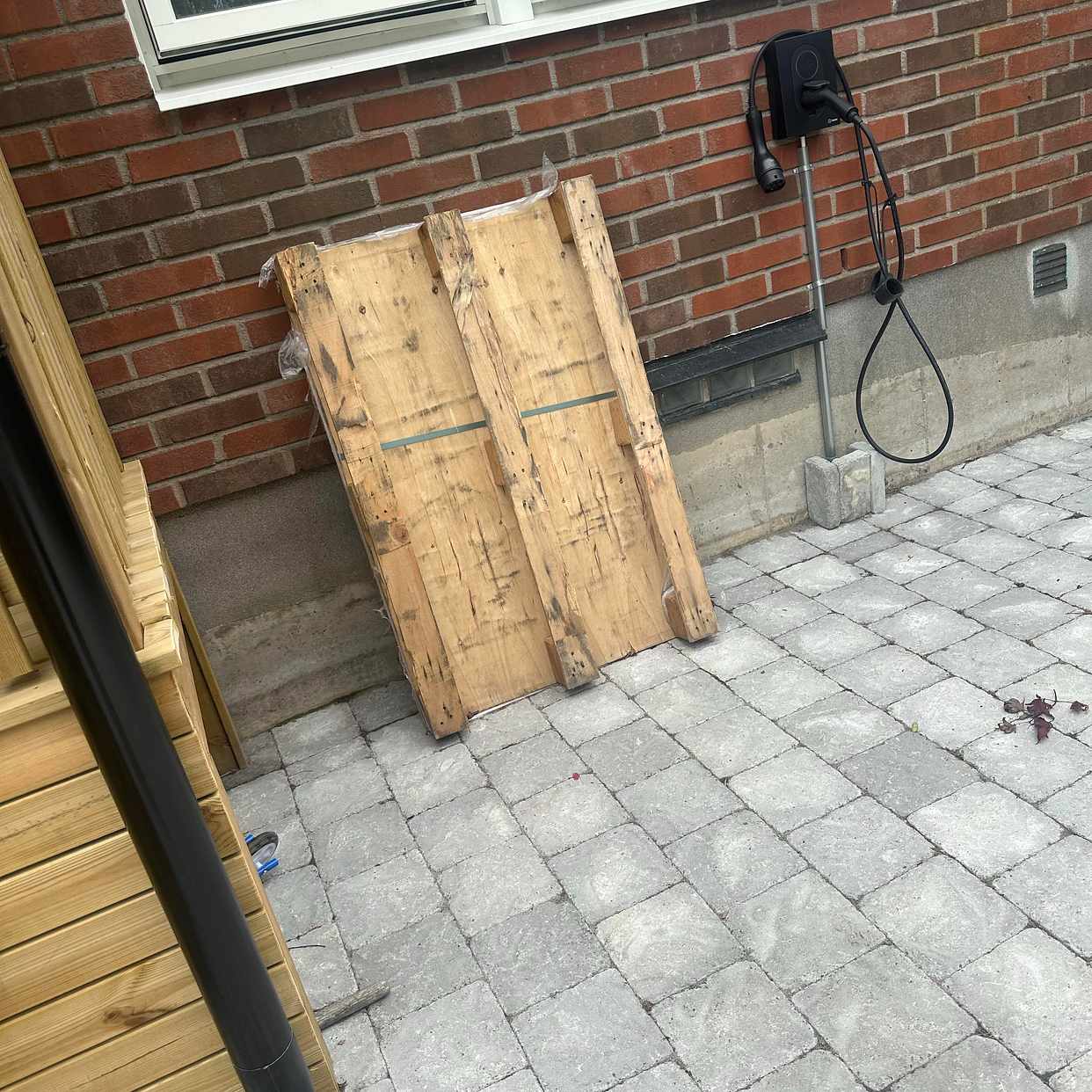 image of Kartong och en pall - Hisings Kärra