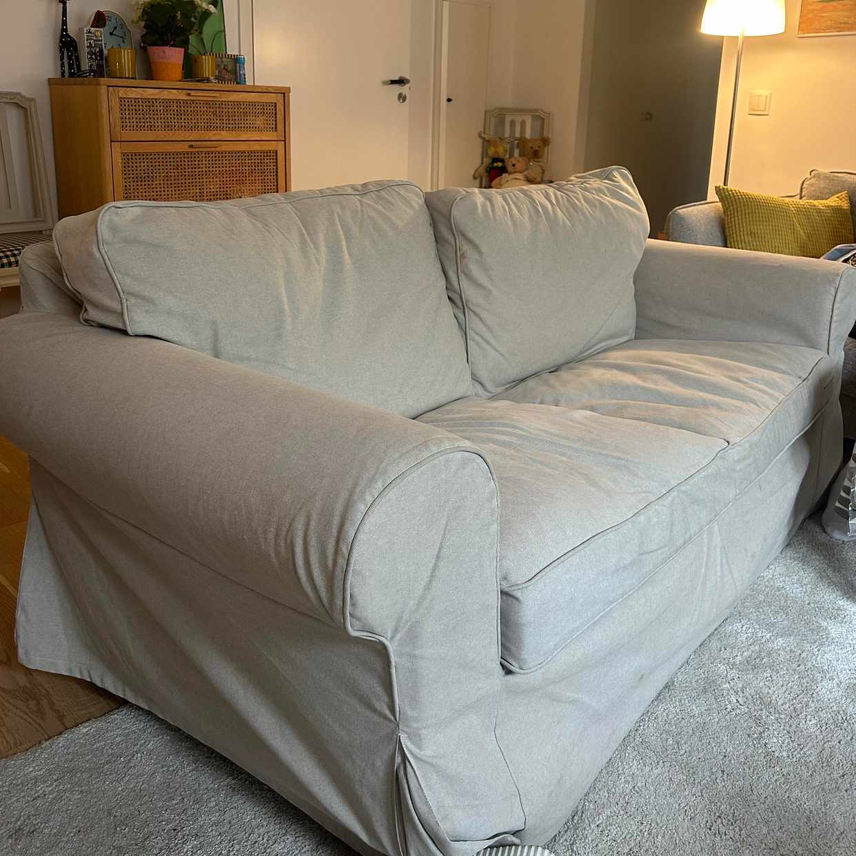 image of Soffa bortskänkes - Stockholm