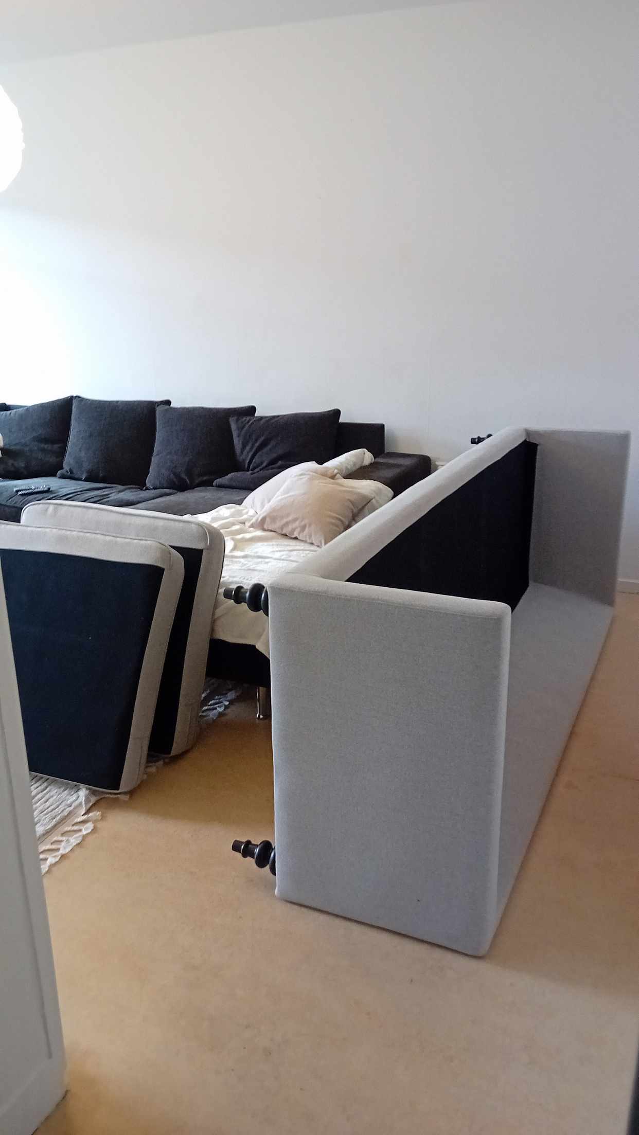 image of Soffa slängas - Johanneshov