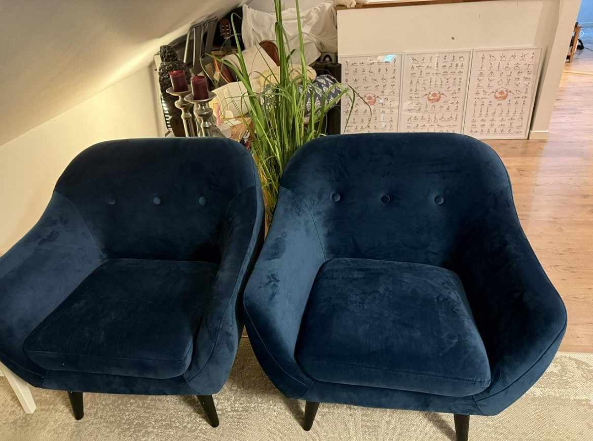 image of en soffa ich två fåtöljer - 