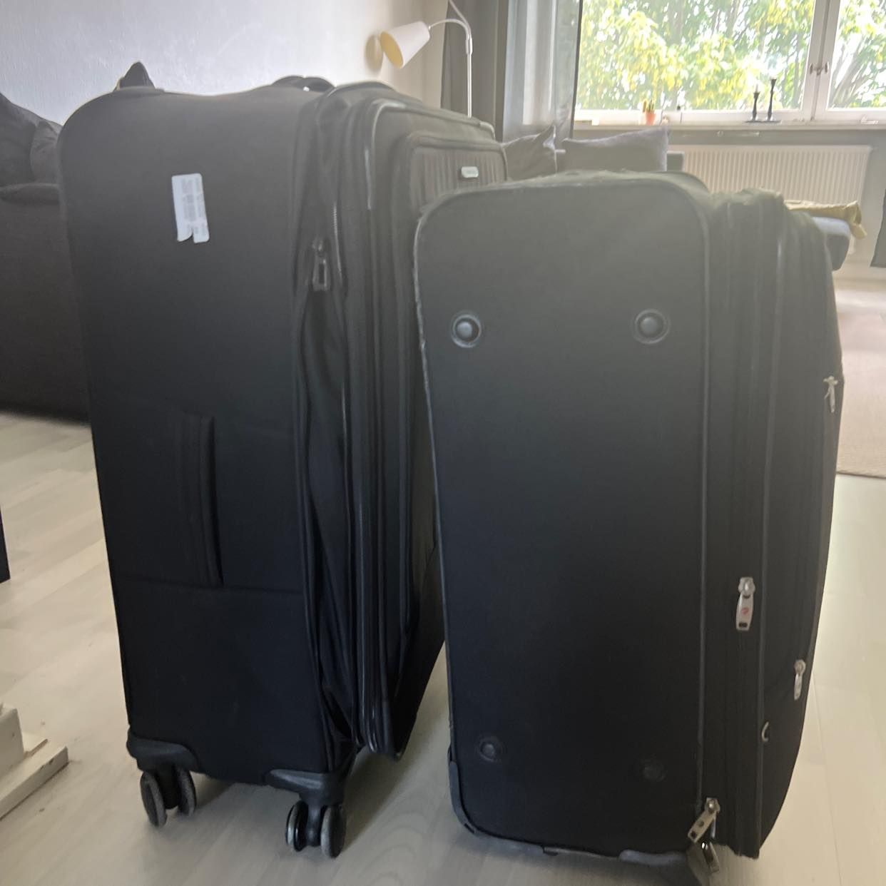 image of 2 boxes and 3 suitcases - 