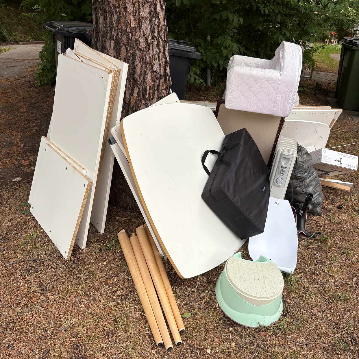 image of objects to be taken to th - Bromma