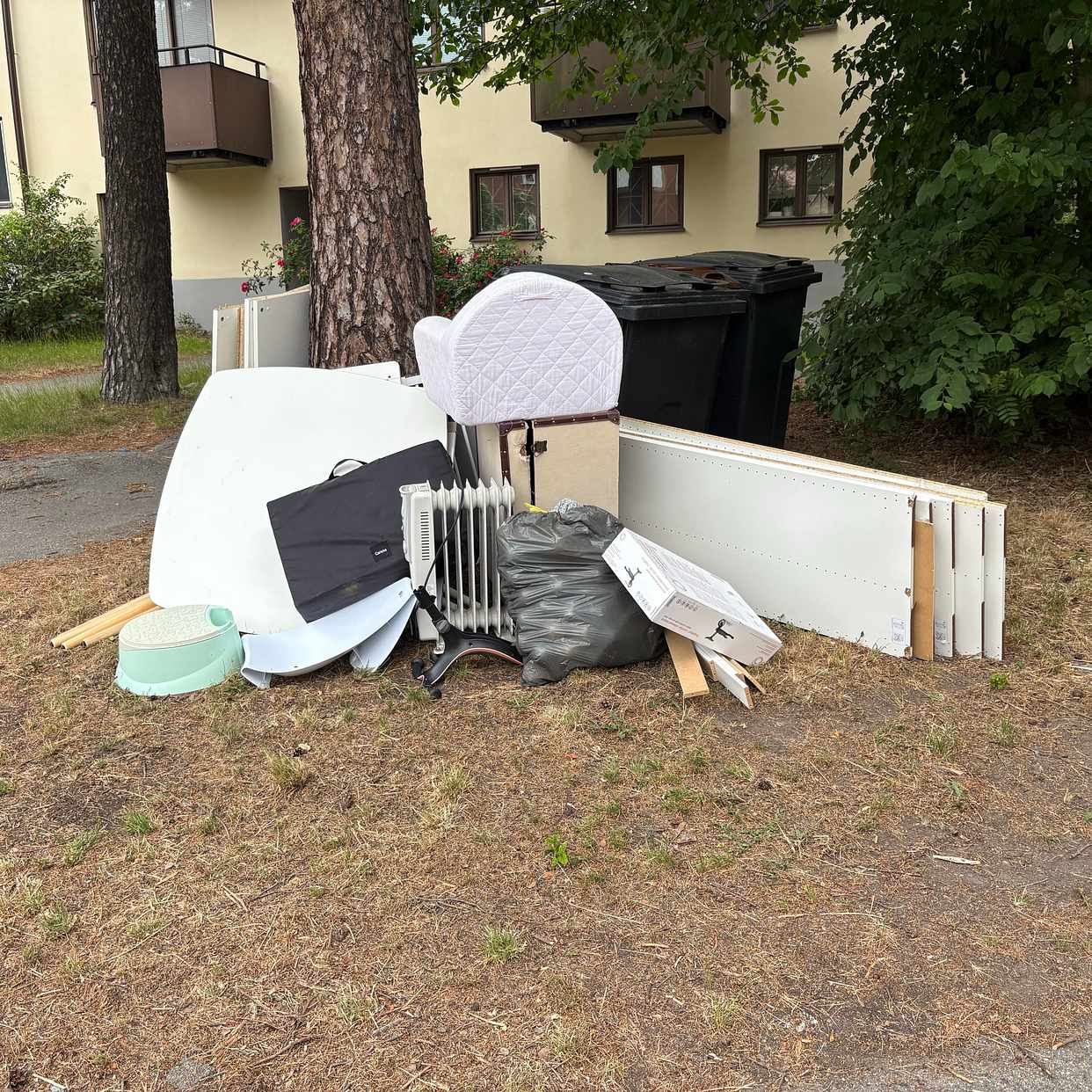 image of objects to be taken to th - Bromma