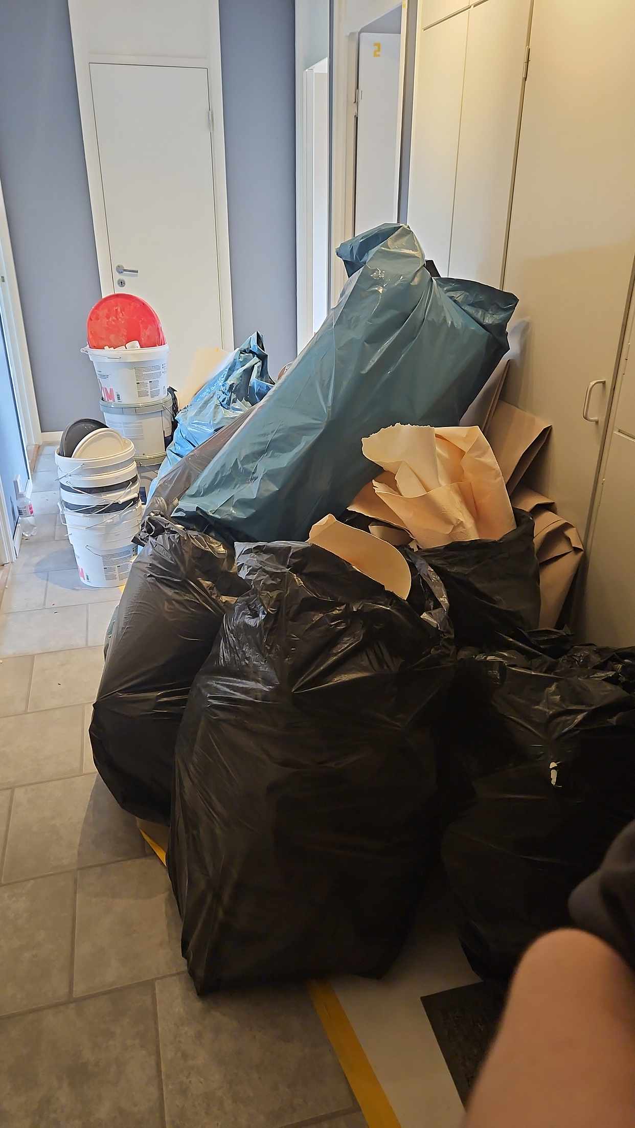 image of Skräp från renovering - Tyresö
