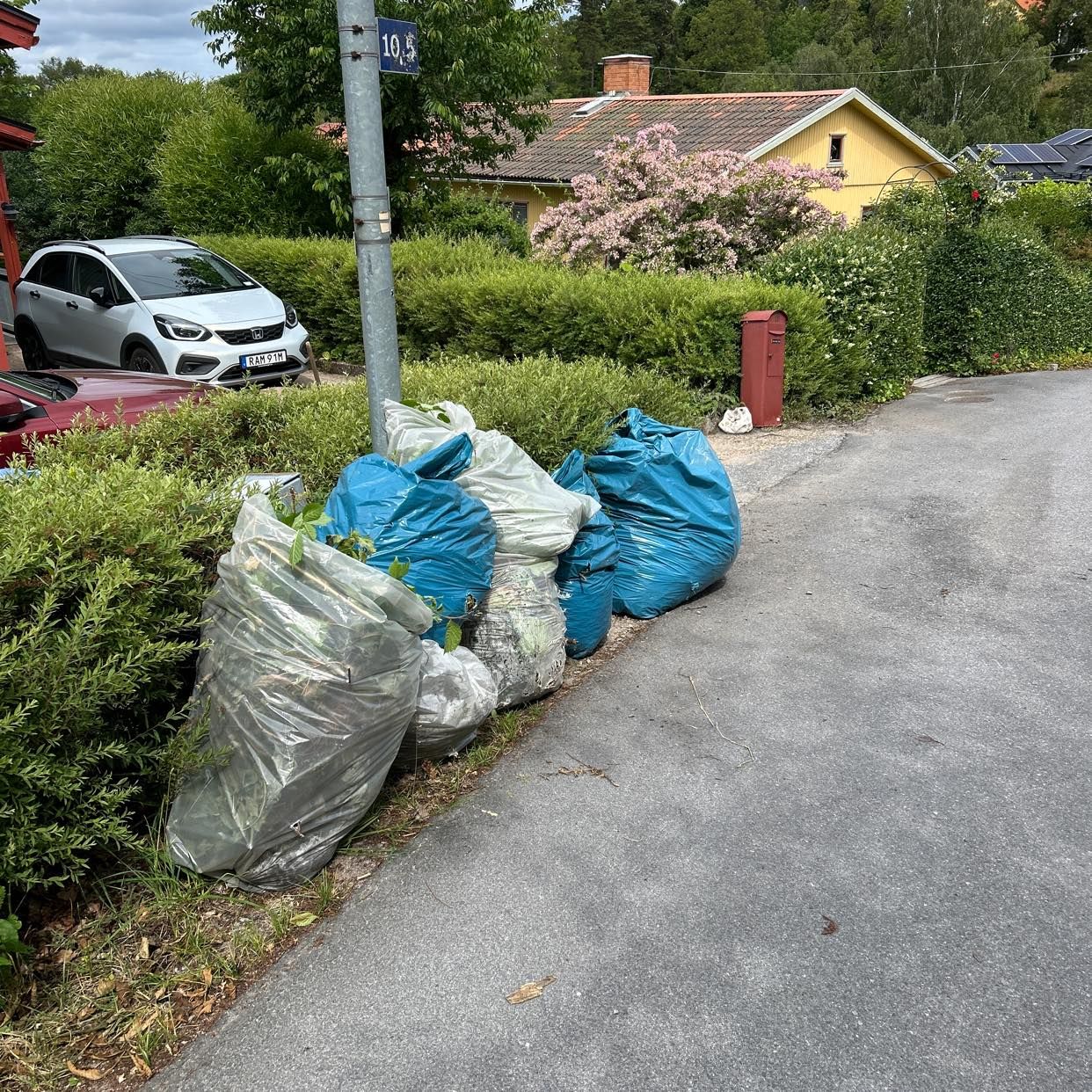 image of 7 säckar trädgårdsavfall - Stocksund