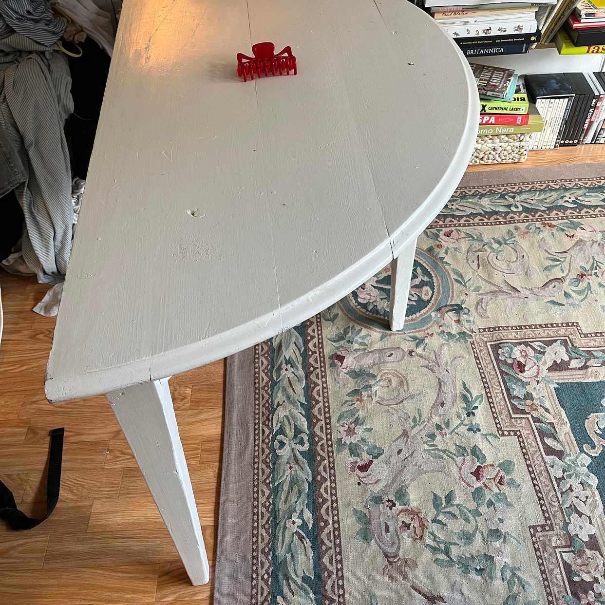 image of Halvmåne bord - 