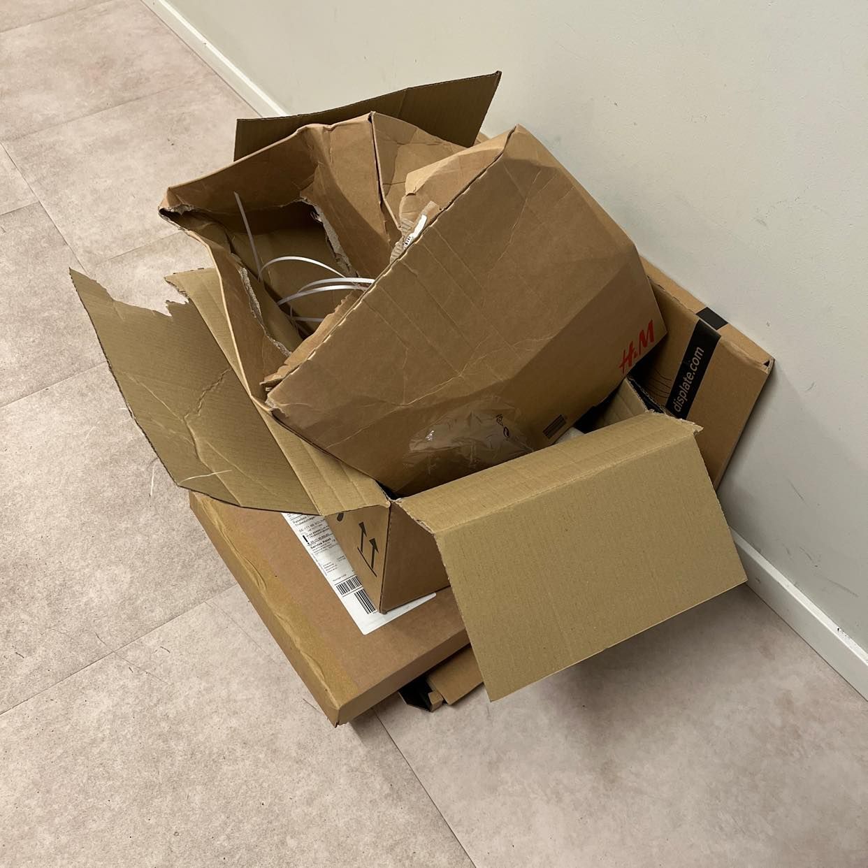 image of Cardboards and plastic - Solna