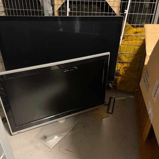 image of TV och skåp - Sundbyberg