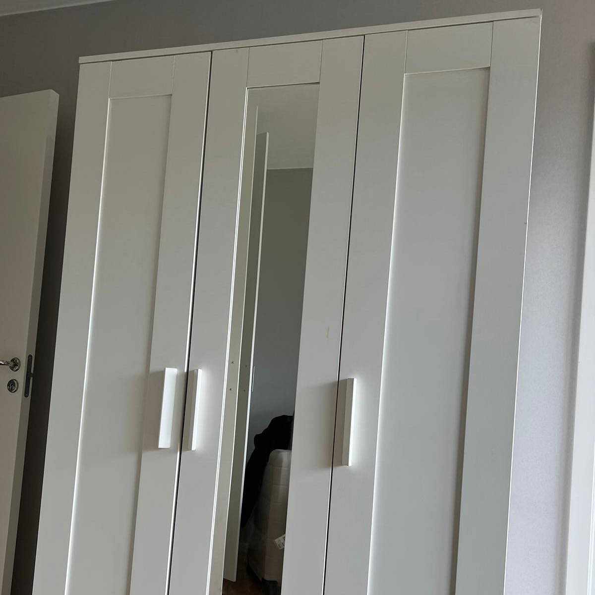 image of Soffor, säng och 2 skåp - 