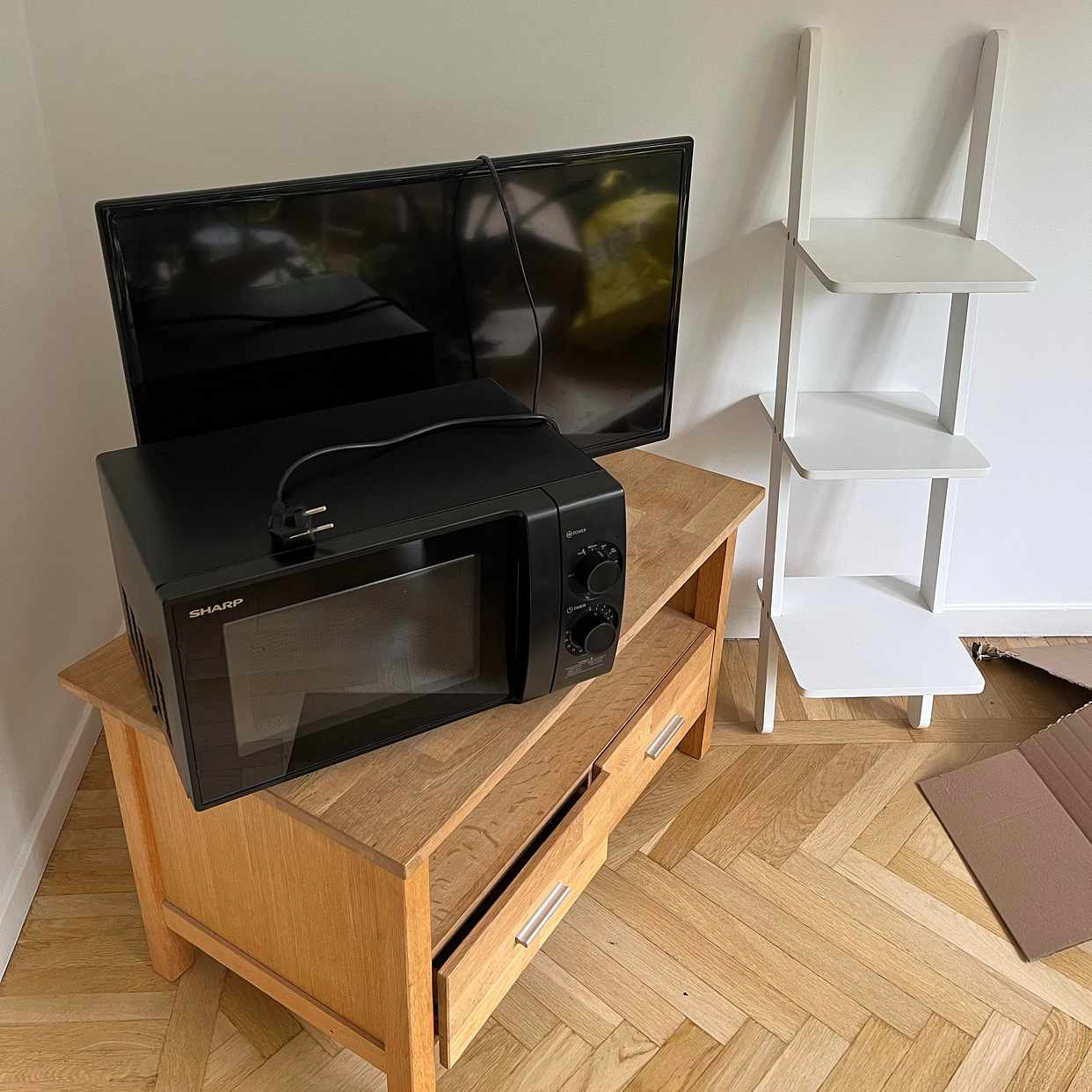 image of Furniture/suitcases/boxes - 