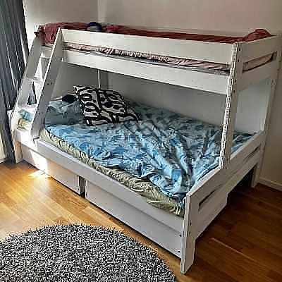 Våningssäng med 120 säng