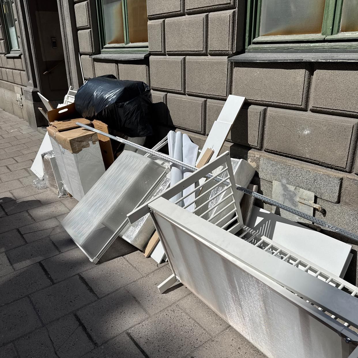 image of Kasta två barnsängar - Stockholm