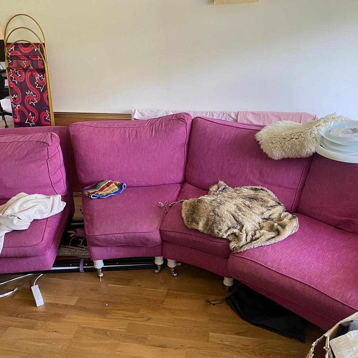 image of möbler säng garderob blom - 