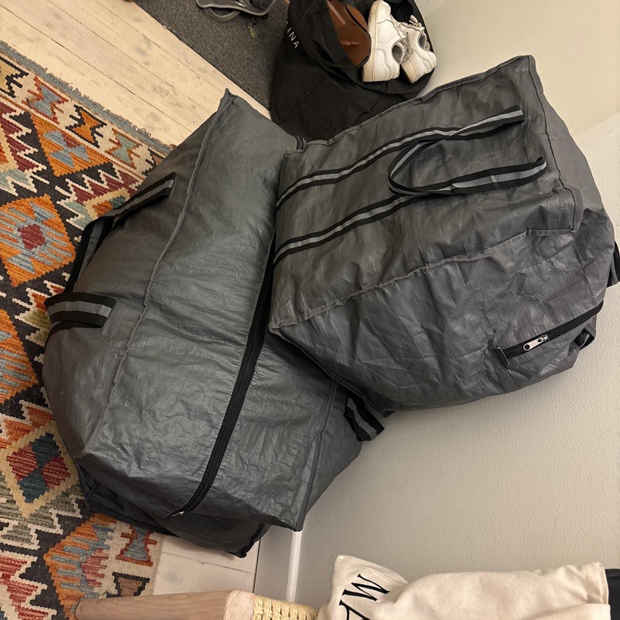 image of Flytta väskor och påsar - 