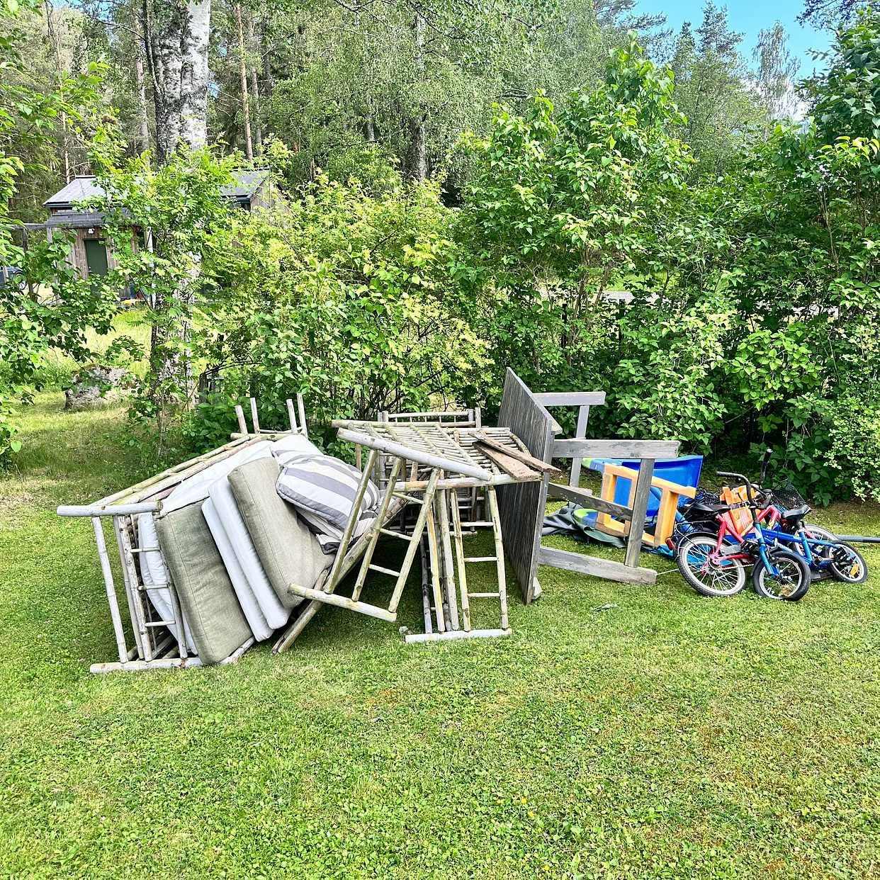 image of Gamla trädgårdsmöbler mm - Uppsala