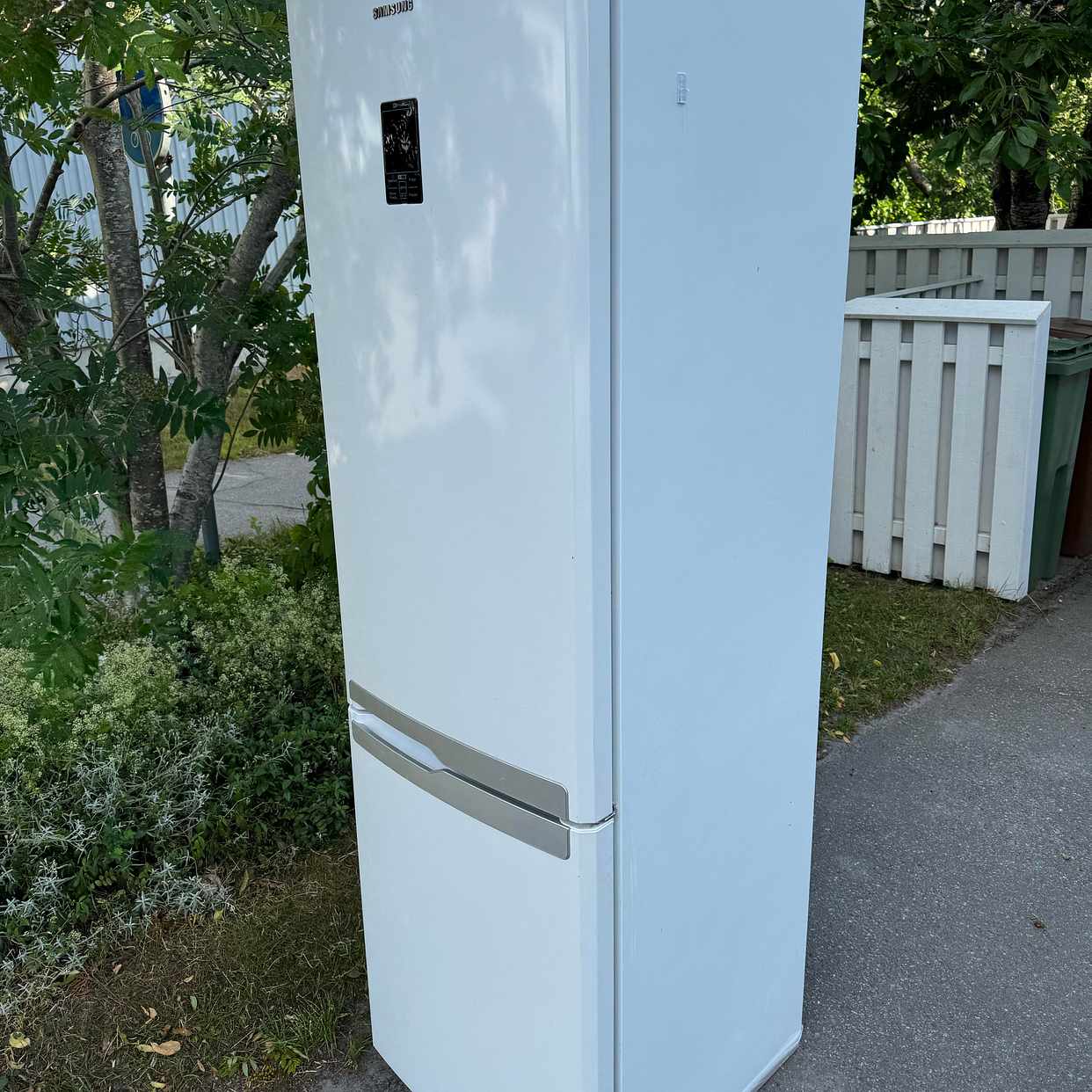image of Fridge/Freezer to Stockby - Lidingö