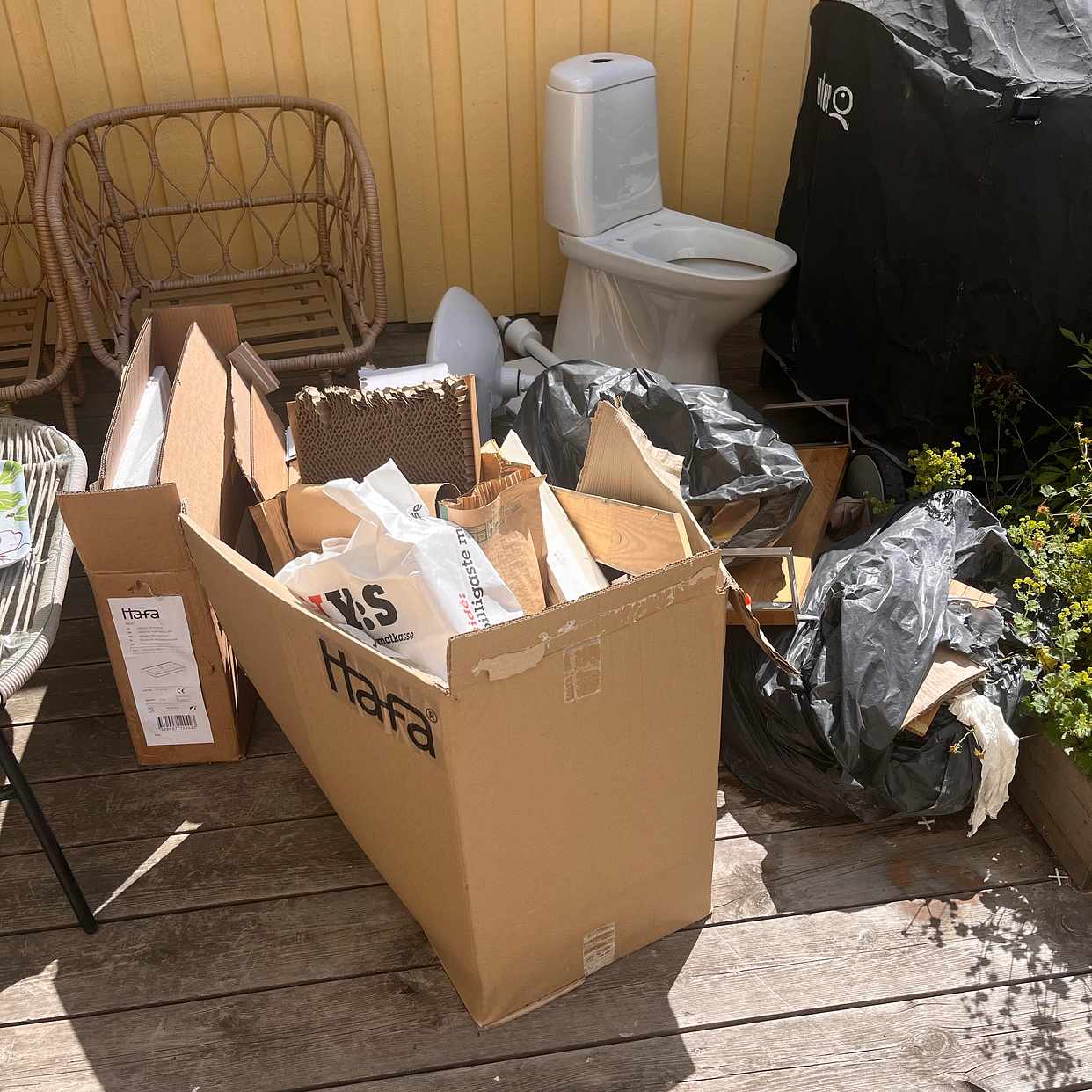 image of Tippen med toa, handfat - Täby
