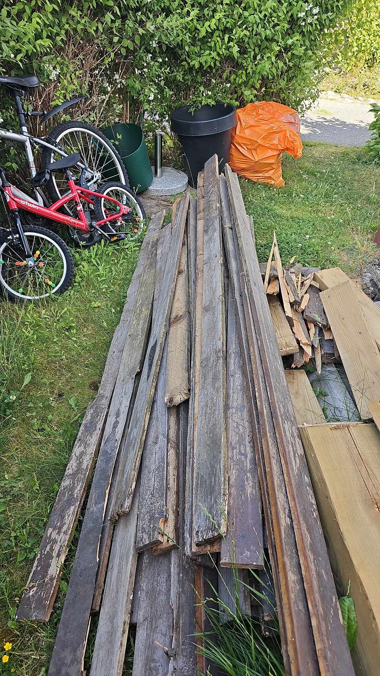 image of Trä och metall - Ekerö