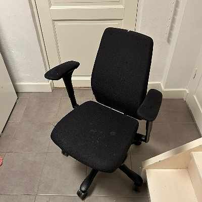image of Flytta säng fåtölj stolar - 