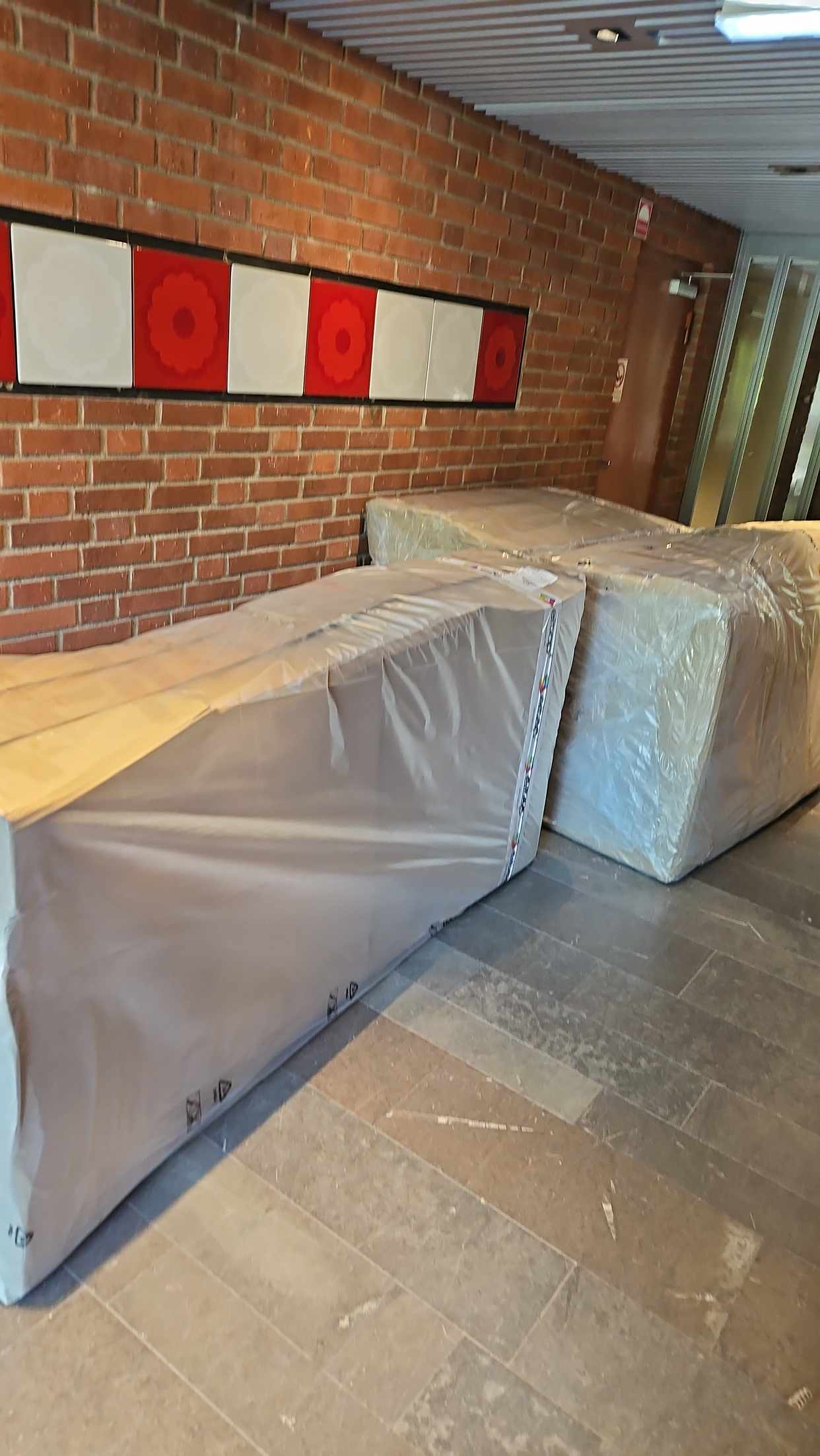 image of Hjälp att bära soffa - 
