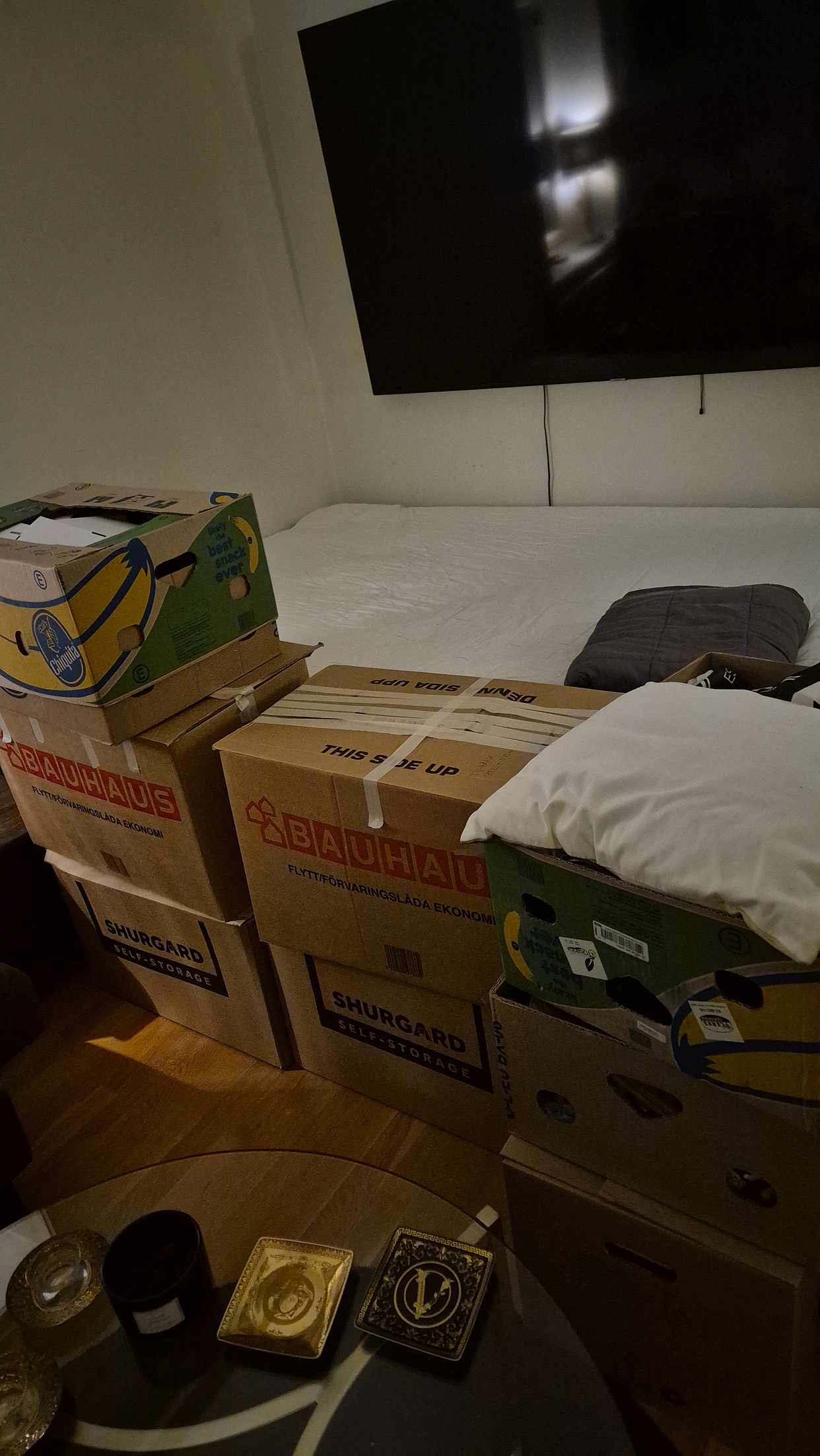 image of 11 kartonget + 120cm säng - 