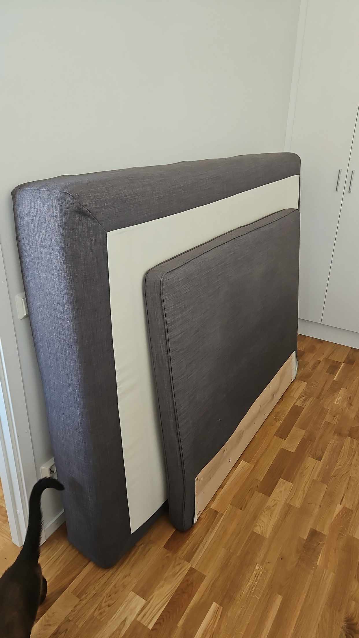 image of 140 säng till återvinning - Älvsjö