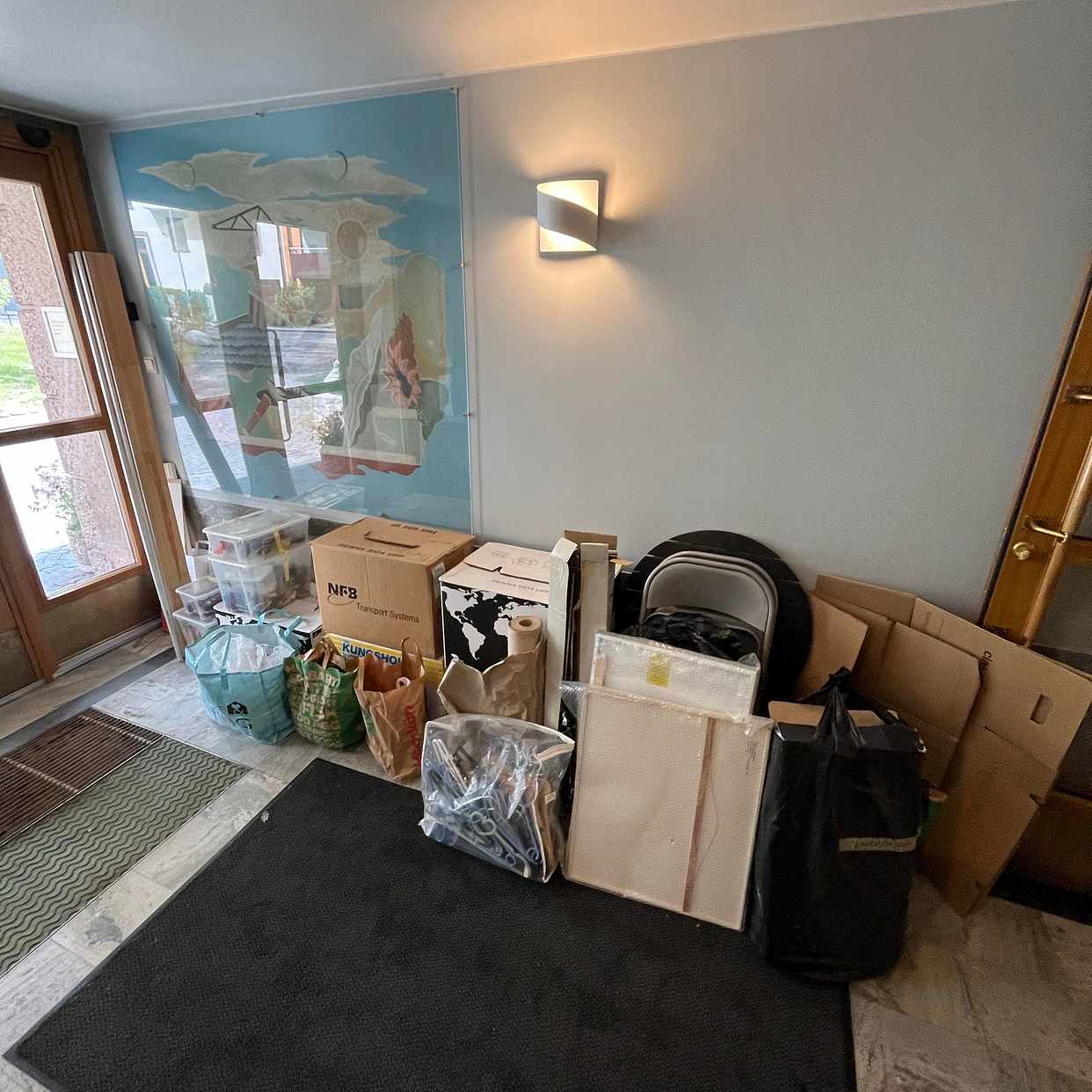 image of Flyttkartonger, bord - 