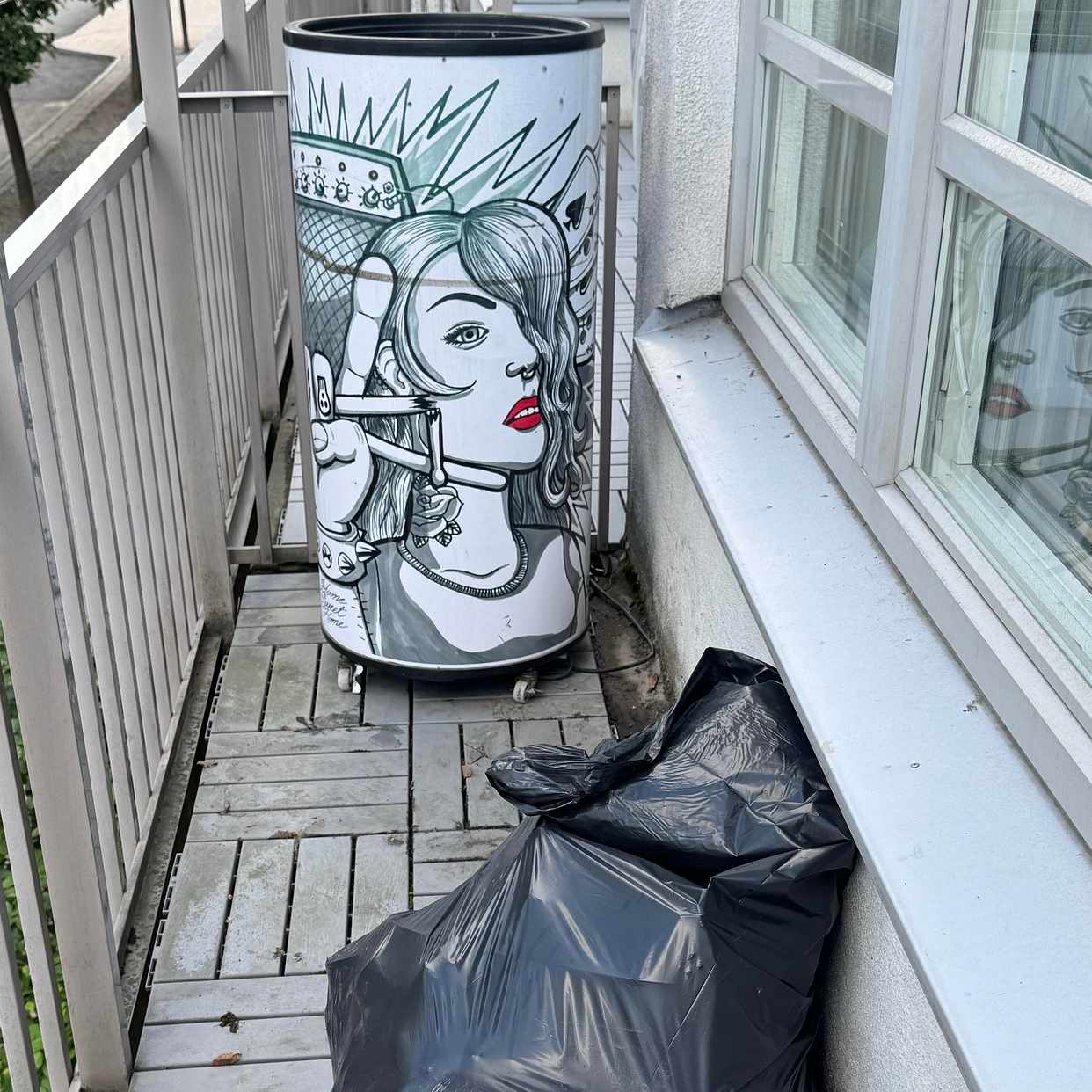 image of Balkong/ trädgårds saker - Solna